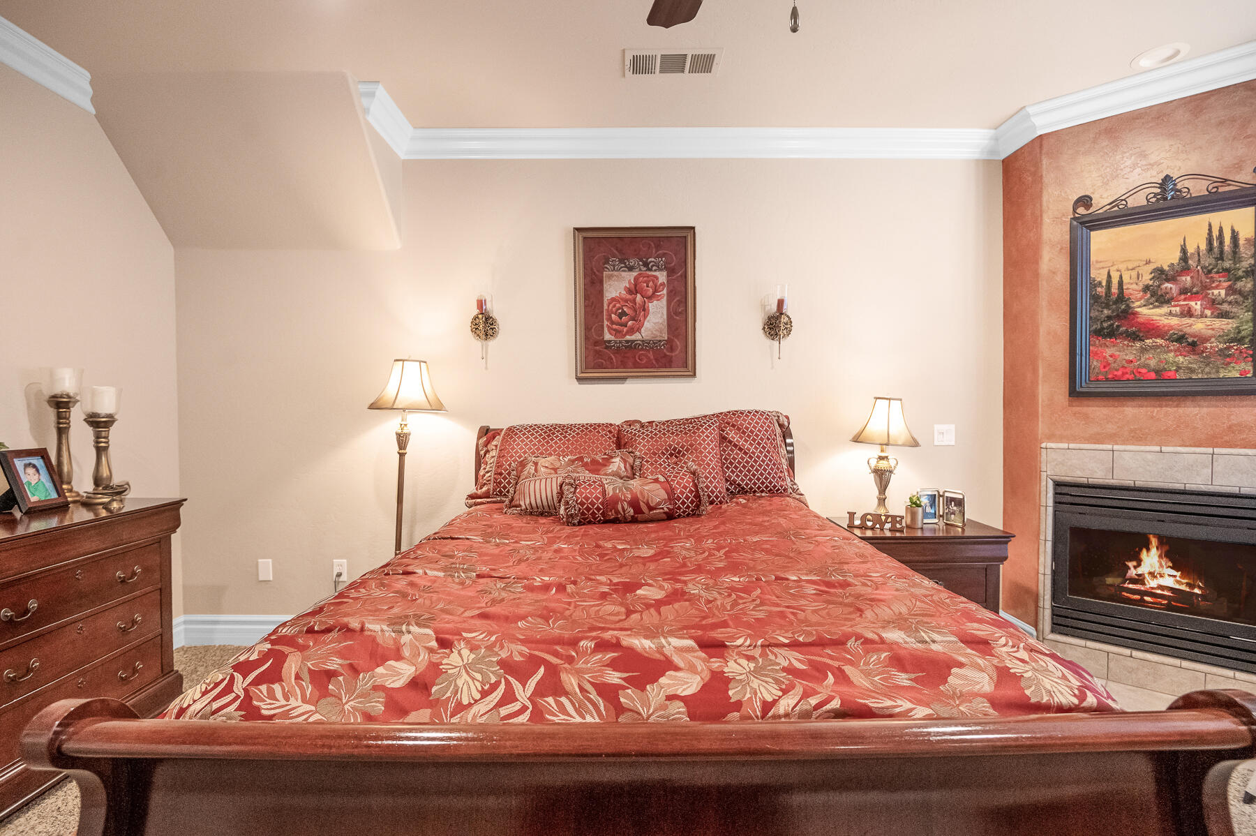 382 Hemmingway Ct, Tulare, CA 93274