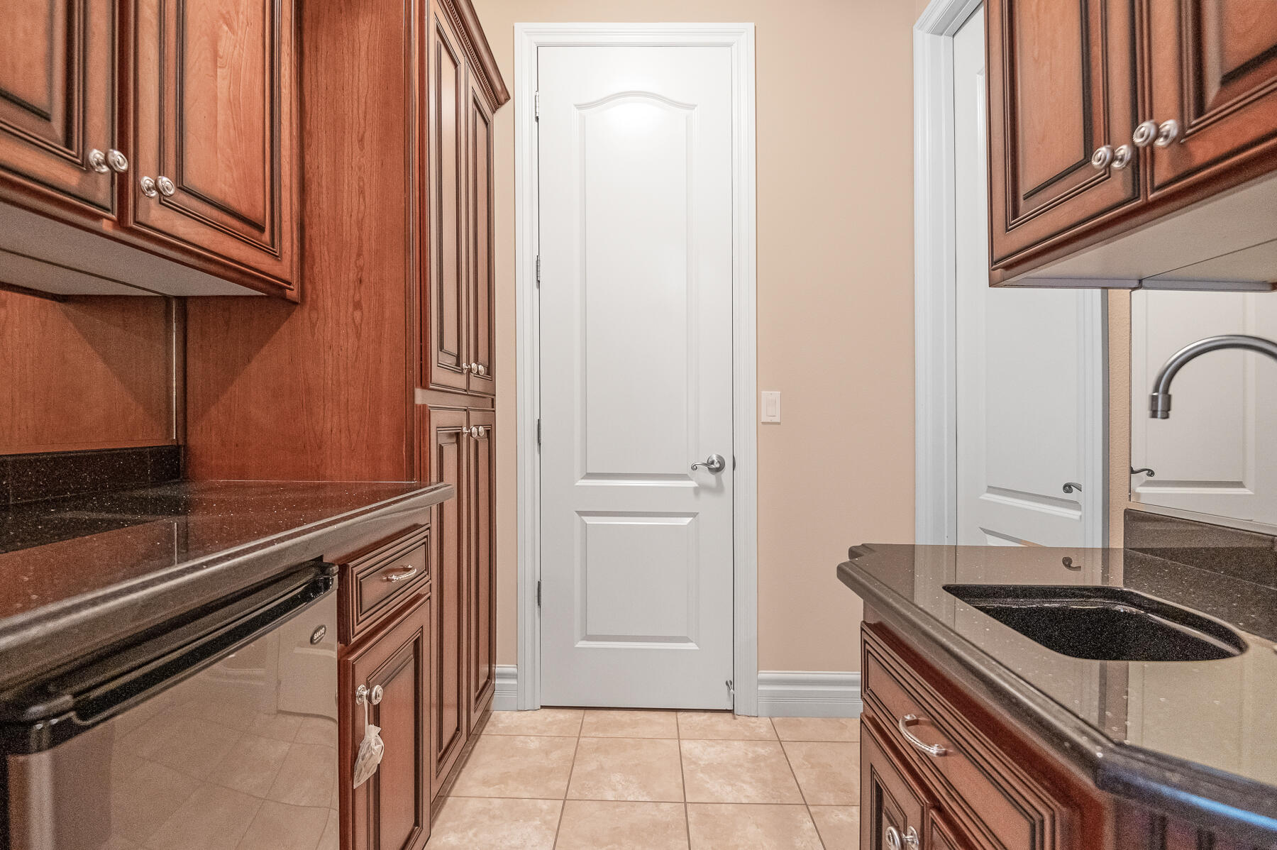 382 Hemmingway Ct, Tulare, CA 93274