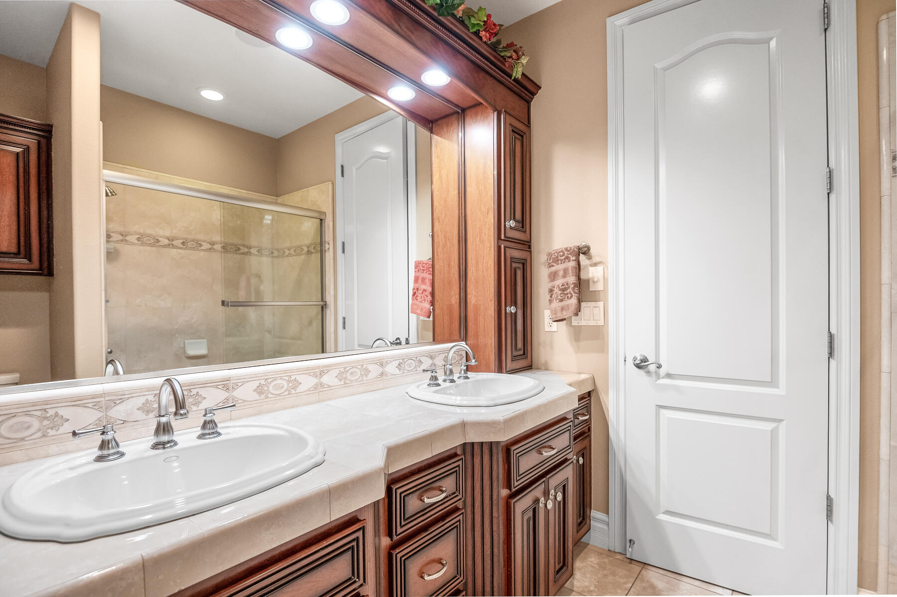 382 Hemmingway Ct, Tulare, CA 93274