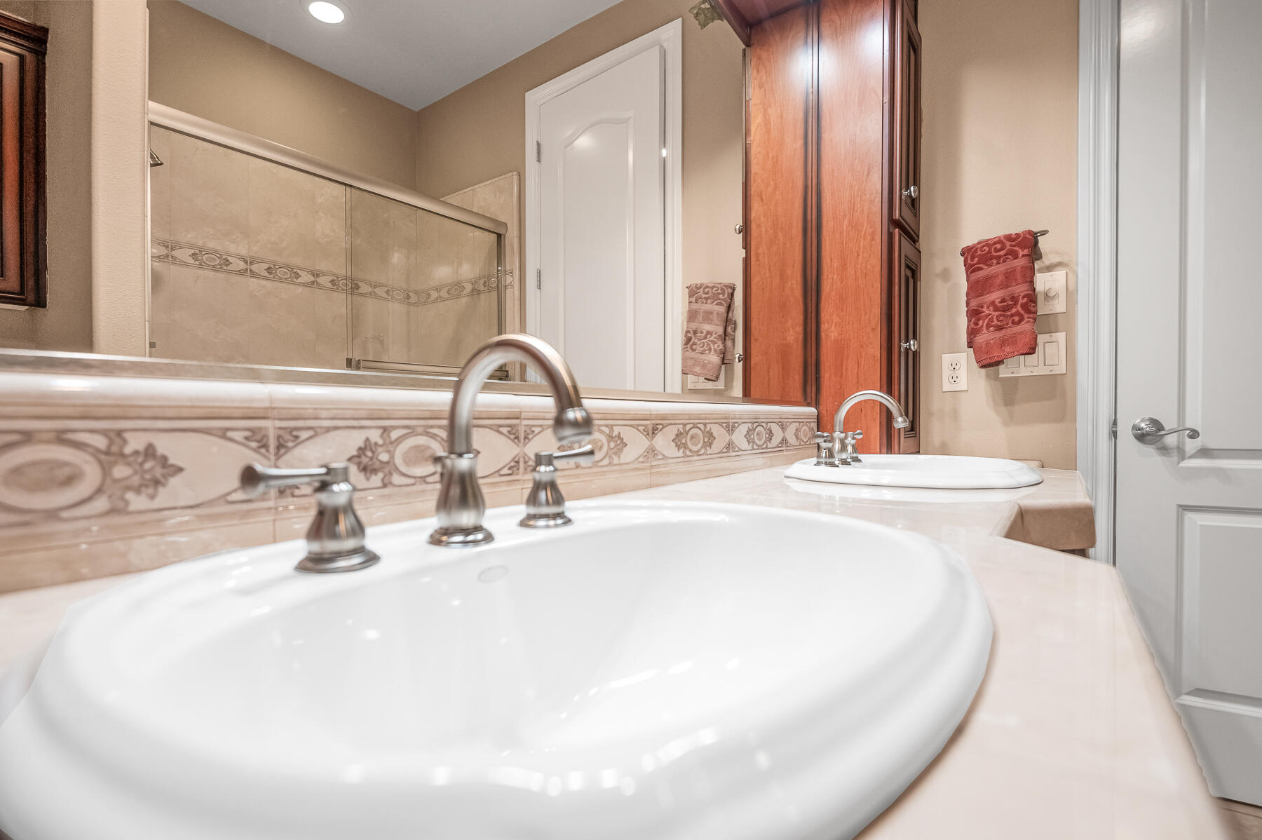 382 Hemmingway Ct, Tulare, CA 93274