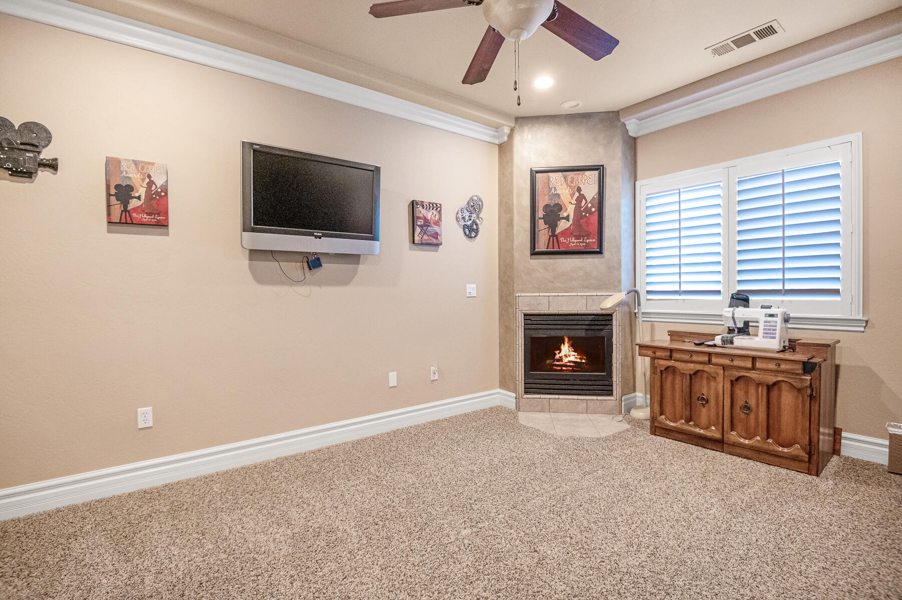 382 Hemmingway Ct, Tulare, CA 93274