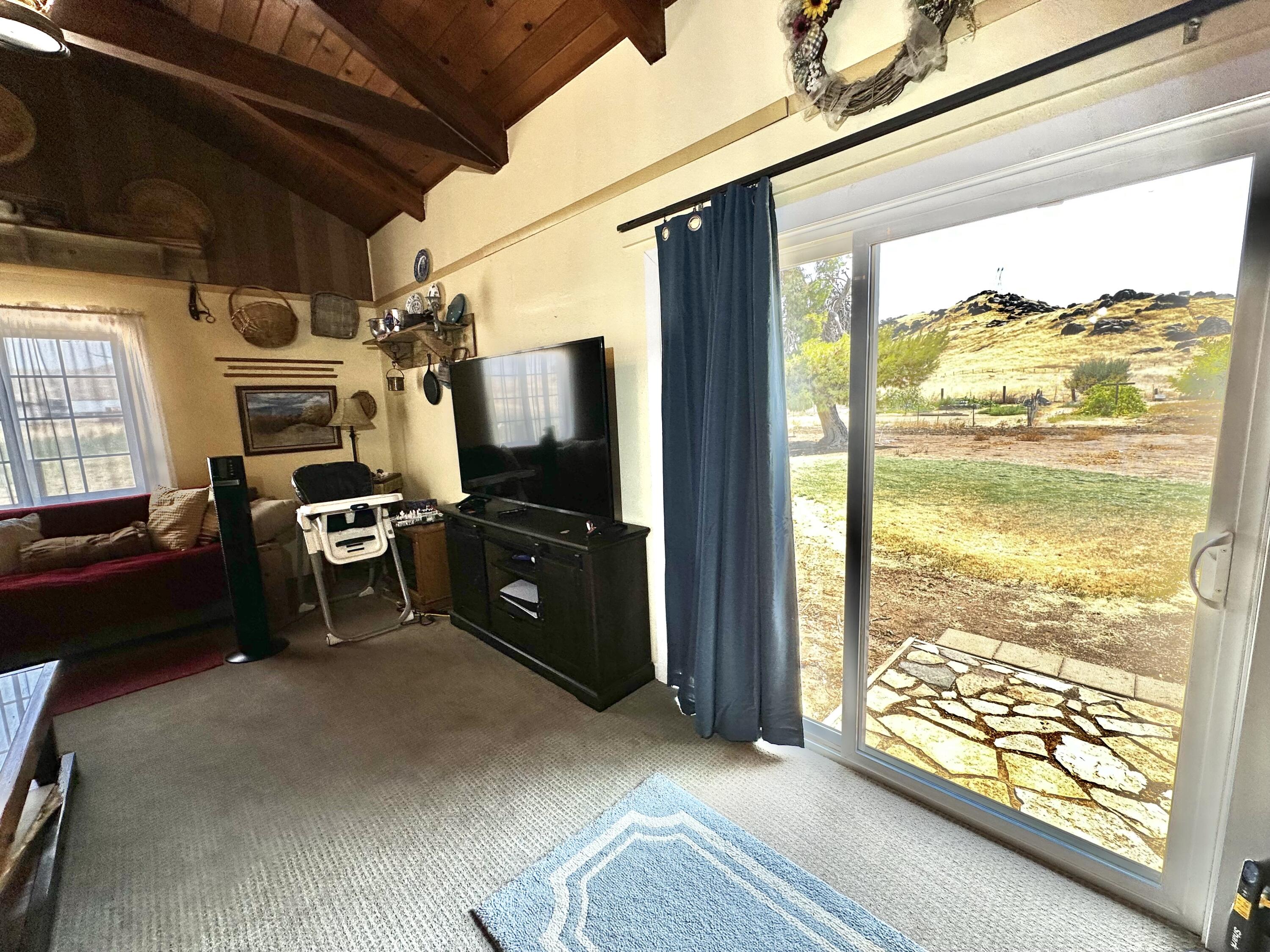 27598 196 Ave, Porterville, CA 93257