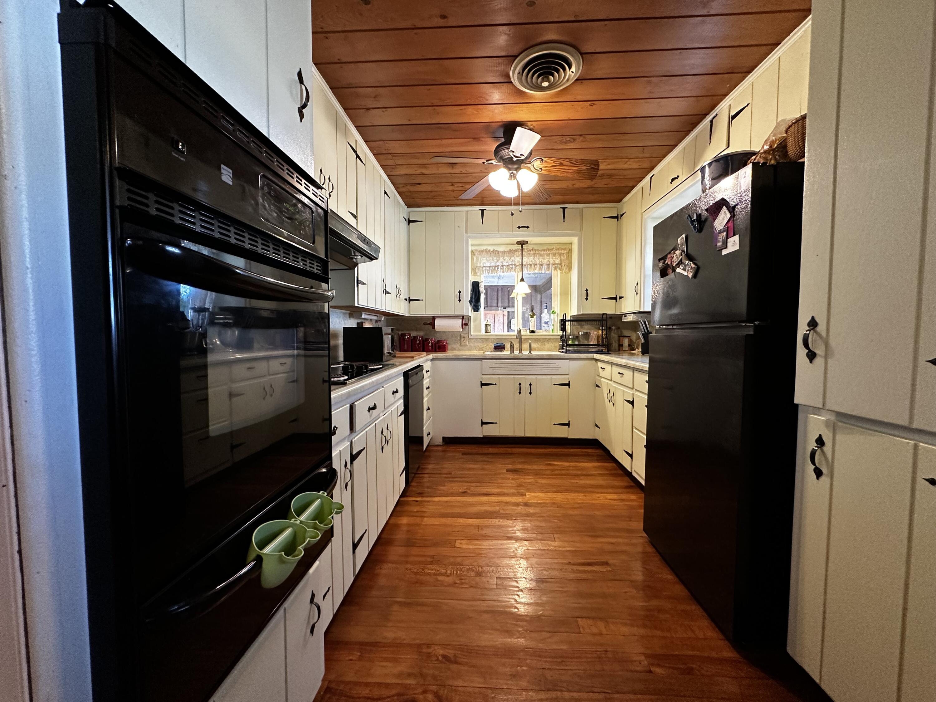 27598 196 Ave, Porterville, CA 93257