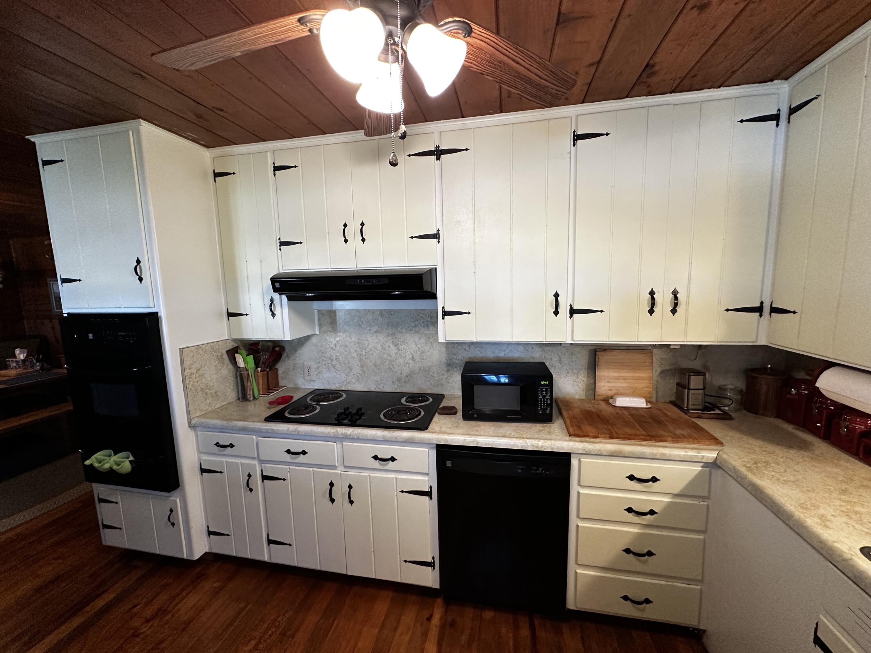 27598 196 Ave, Porterville, CA 93257