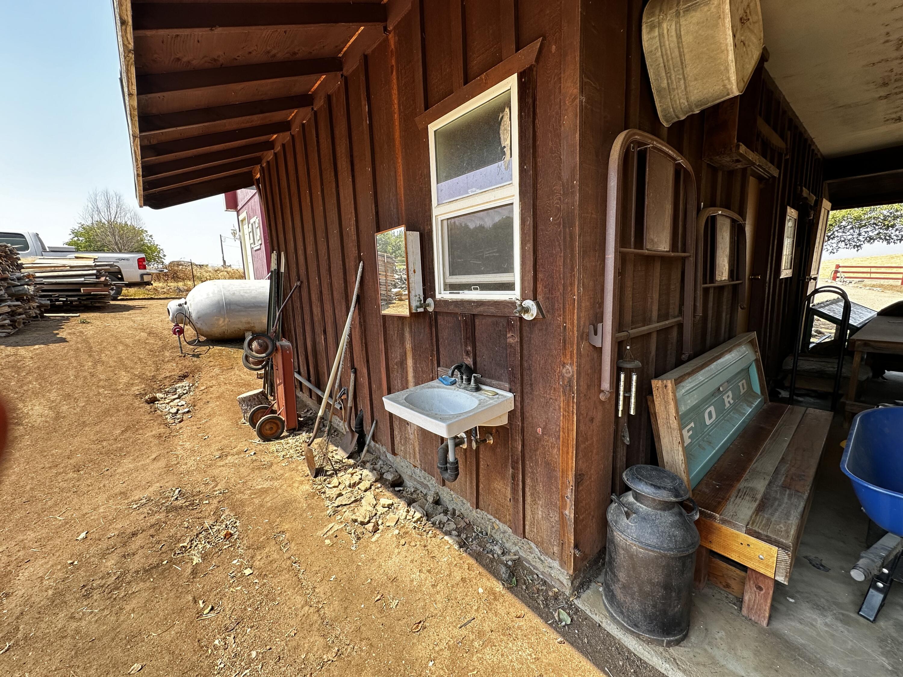 27598 196 Ave, Porterville, CA 93257