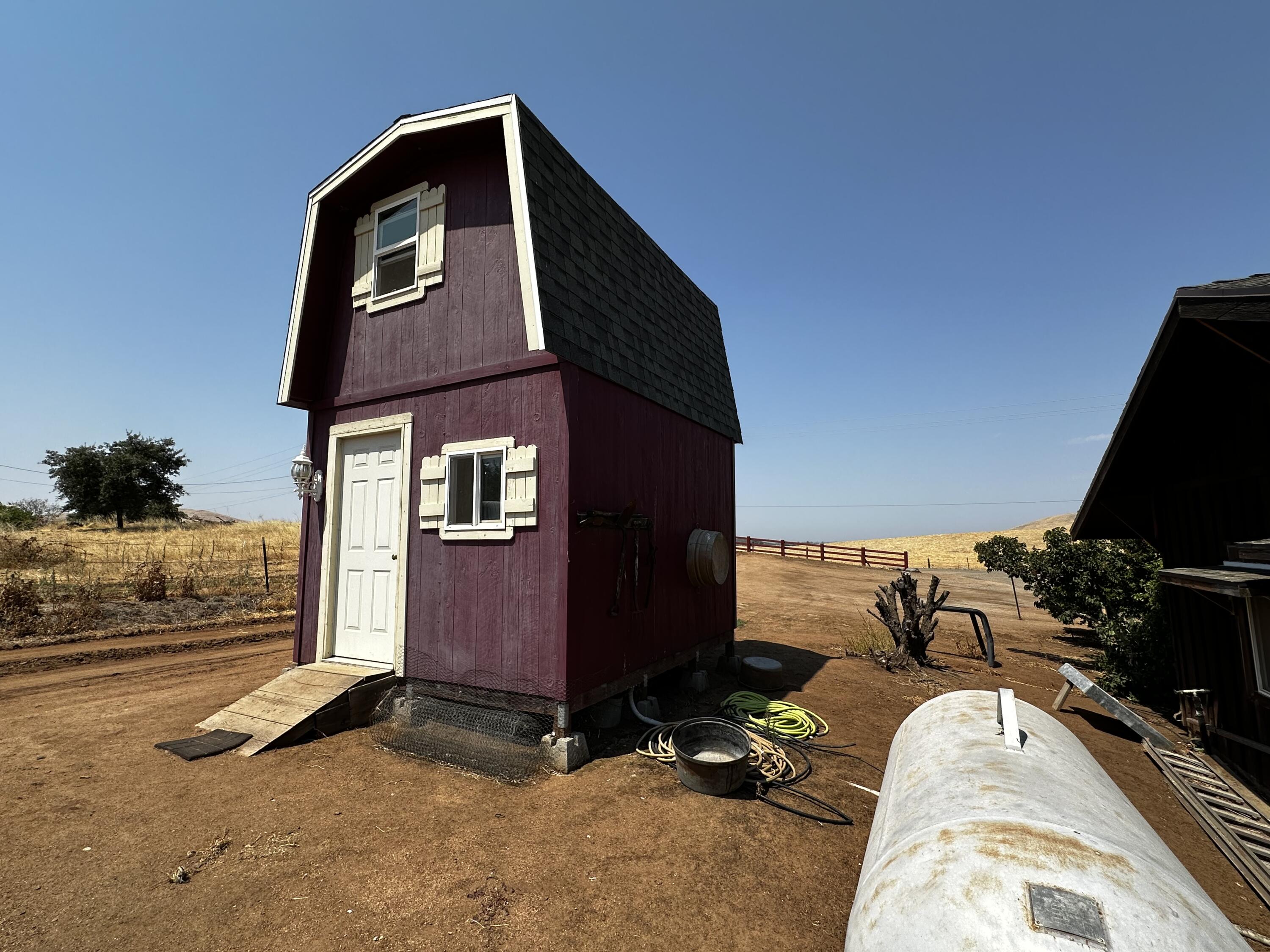 27598 196 Ave, Porterville, CA 93257