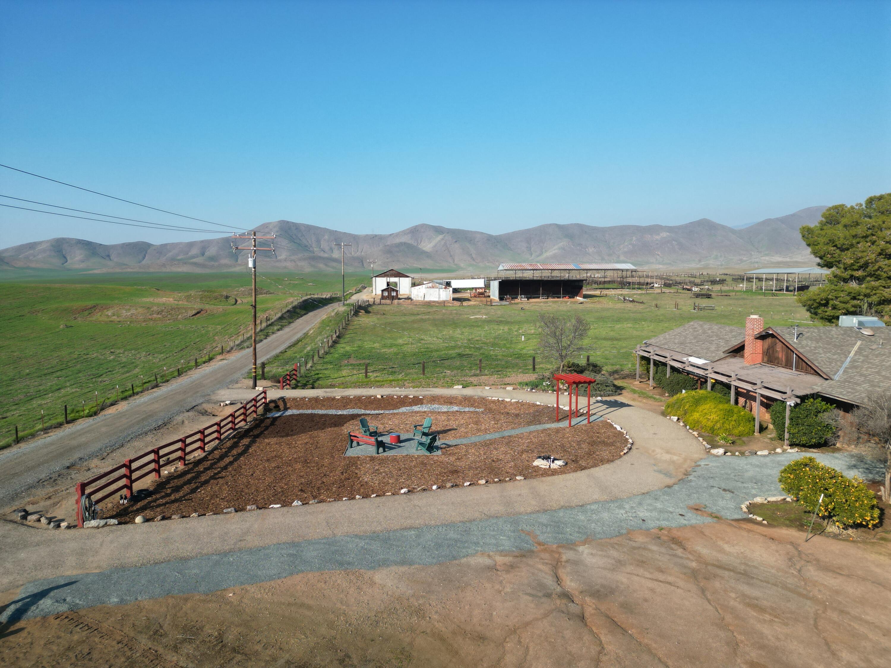 27598 196 Ave, Porterville, CA 93257