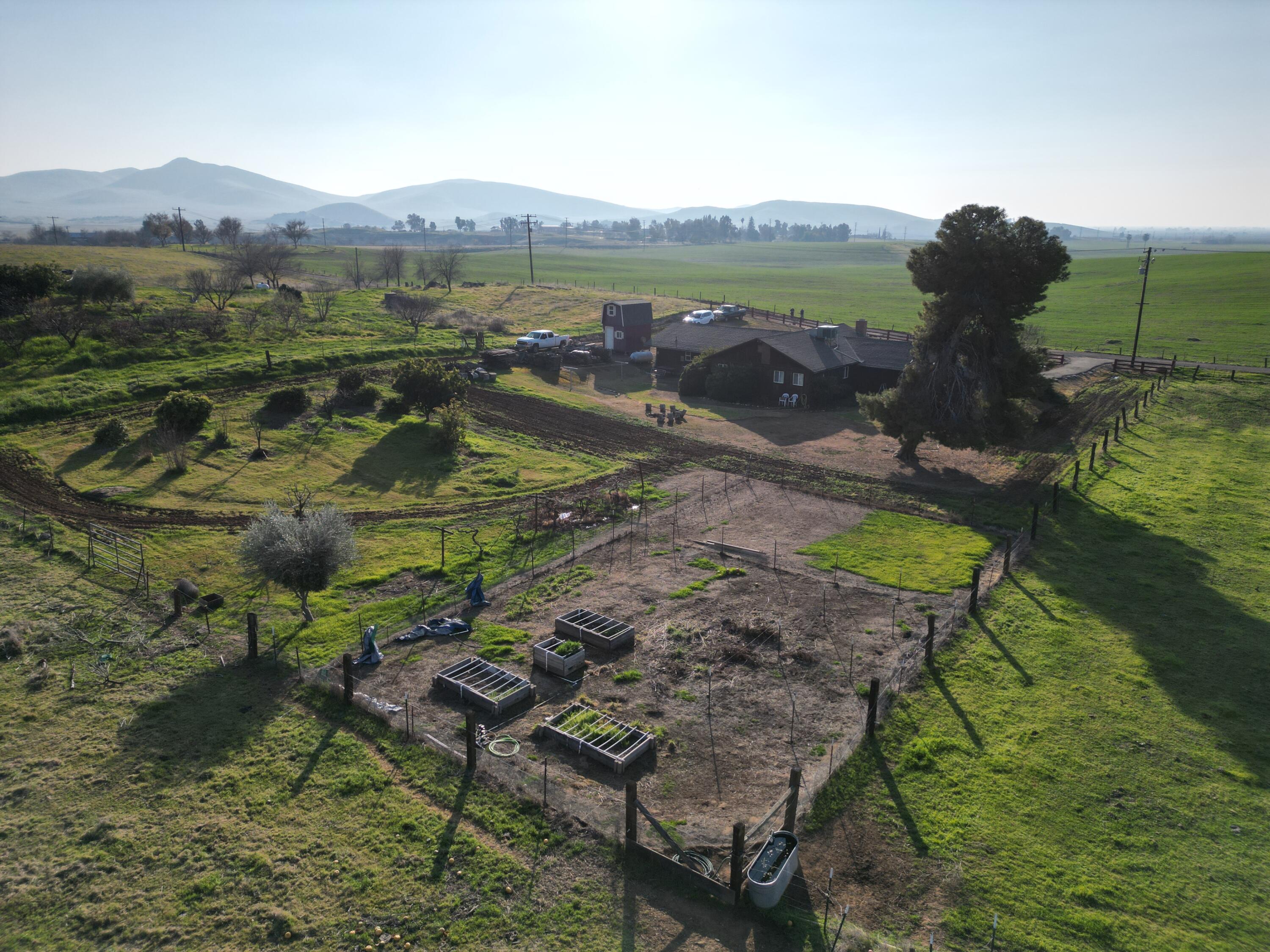 27598 196 Ave, Porterville, CA 93257