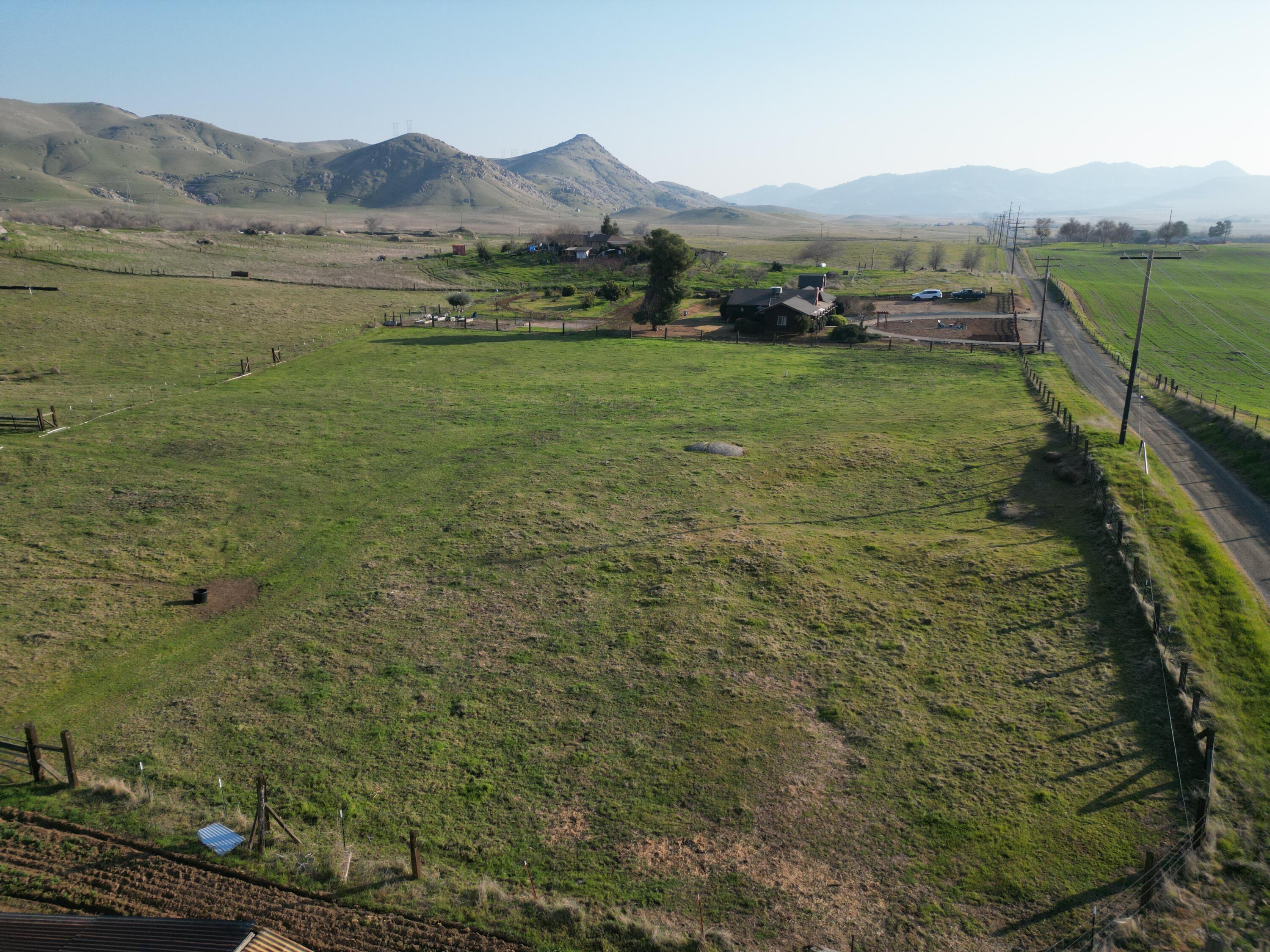 27598 196 Ave, Porterville, CA 93257