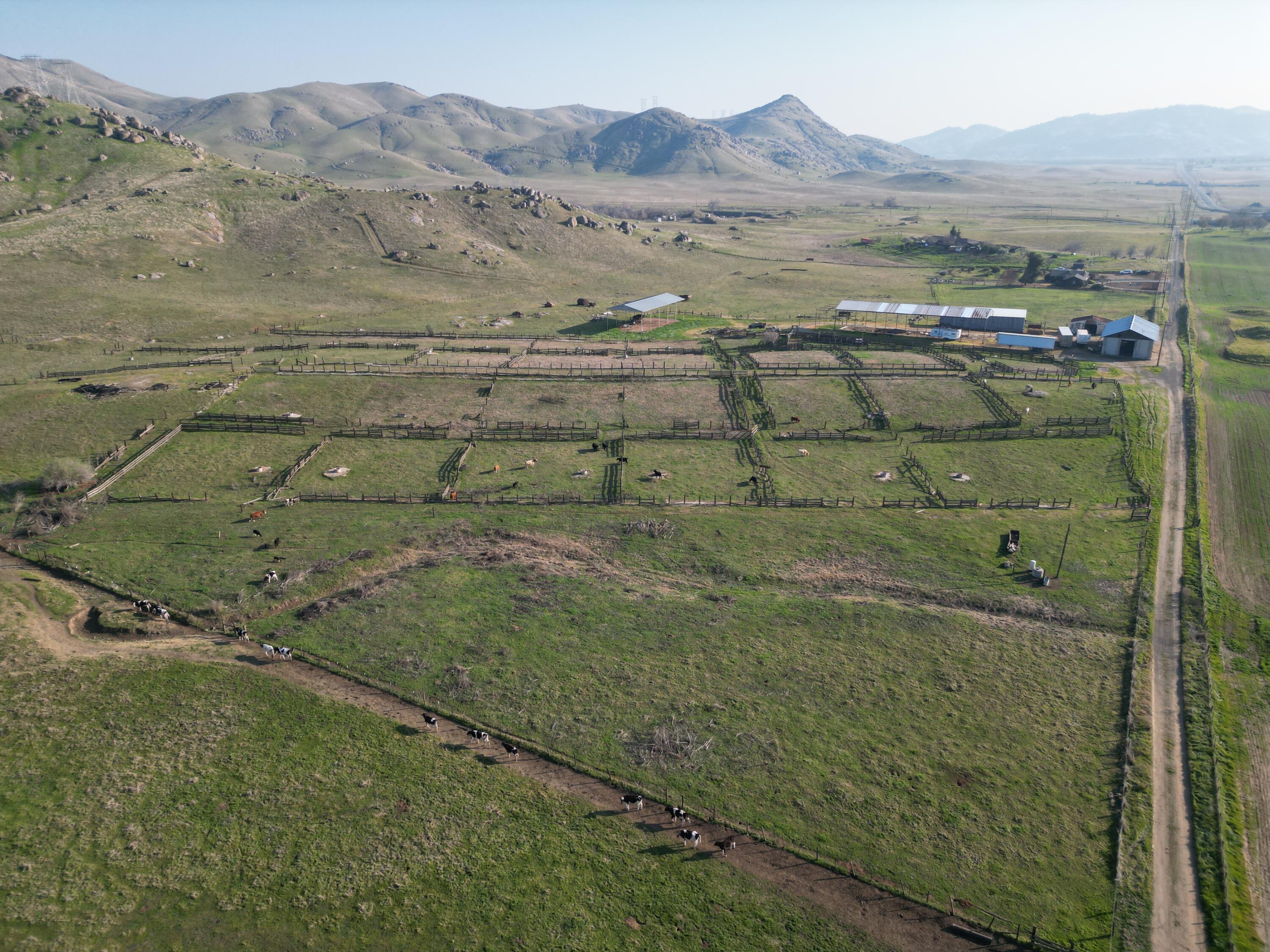 27598 196 Ave, Porterville, CA 93257