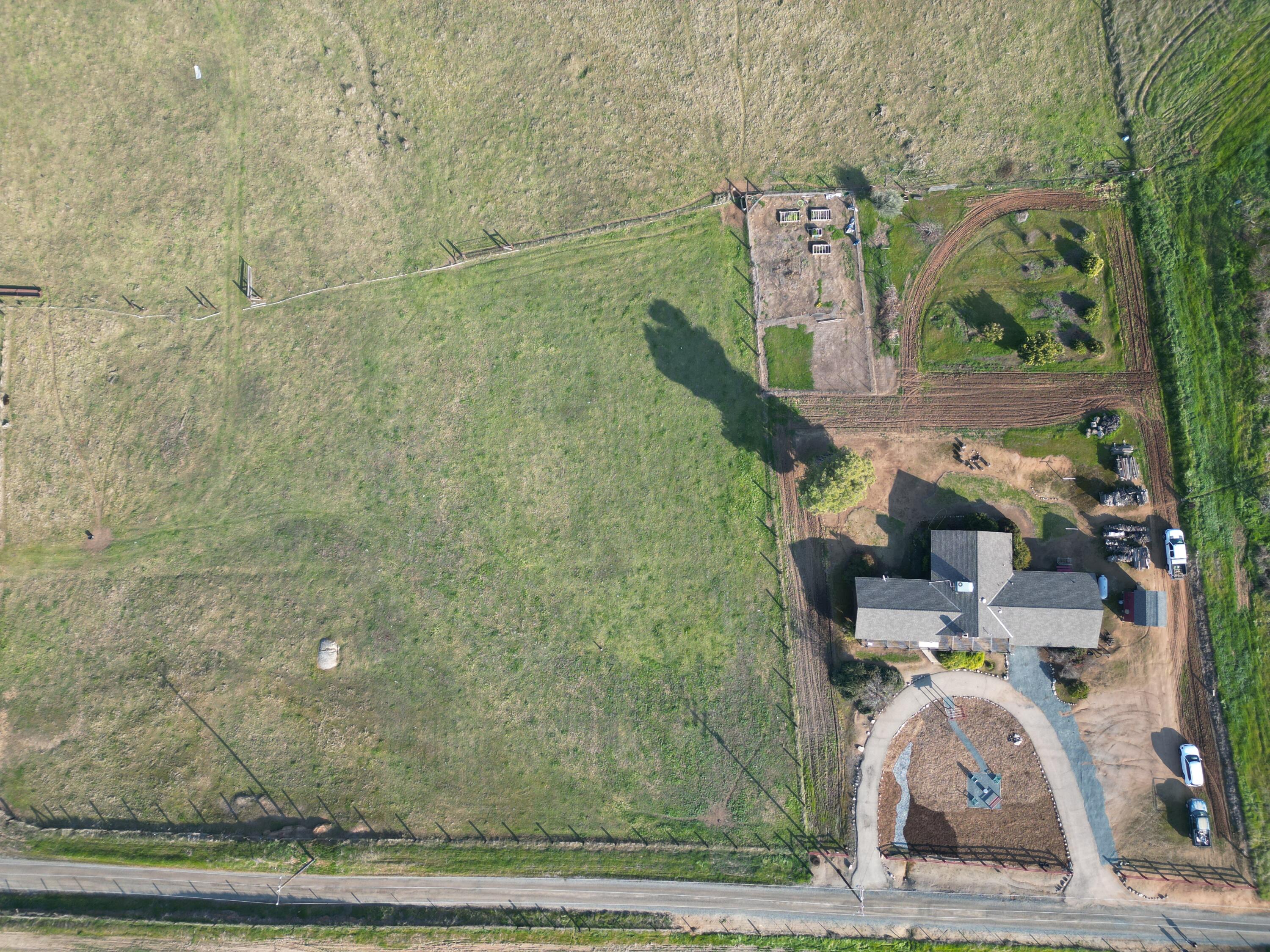 27598 196 Ave, Porterville, CA 93257