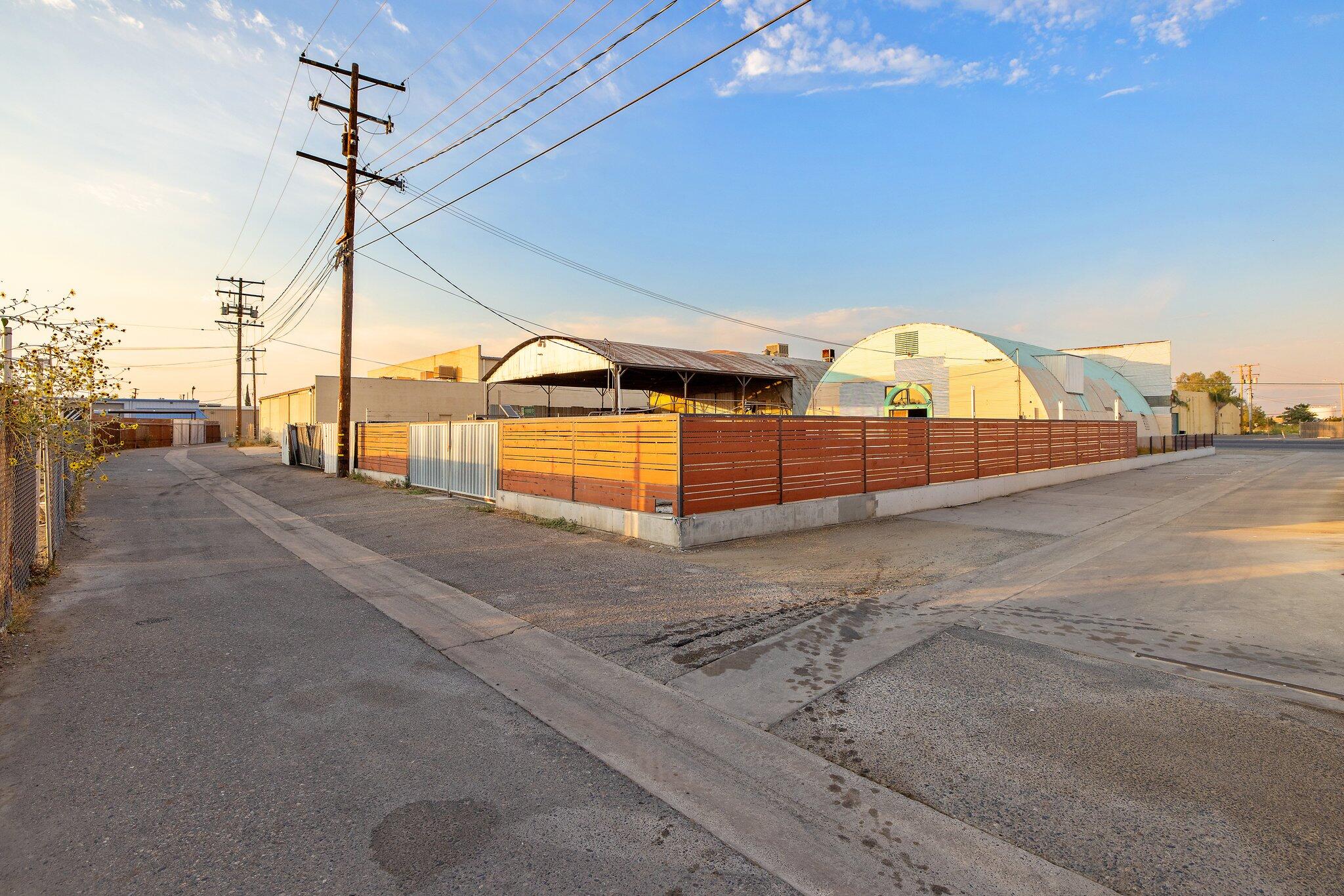 1549 S K St, Tulare, CA 93274