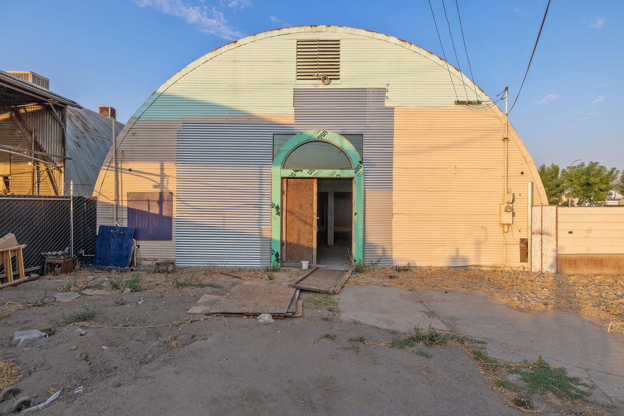 1549 S K St, Tulare, CA 93274