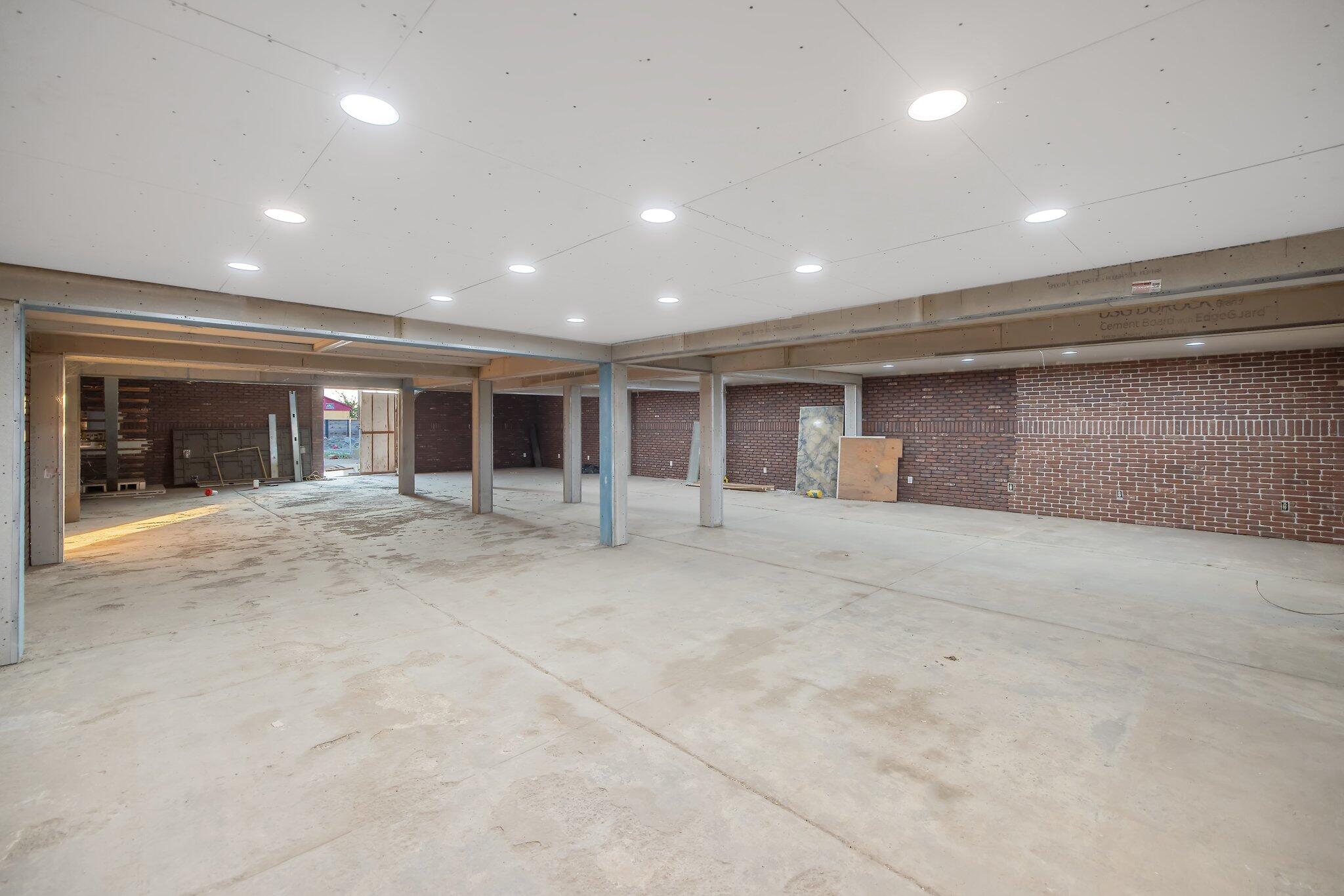 1549 S K St, Tulare, CA 93274