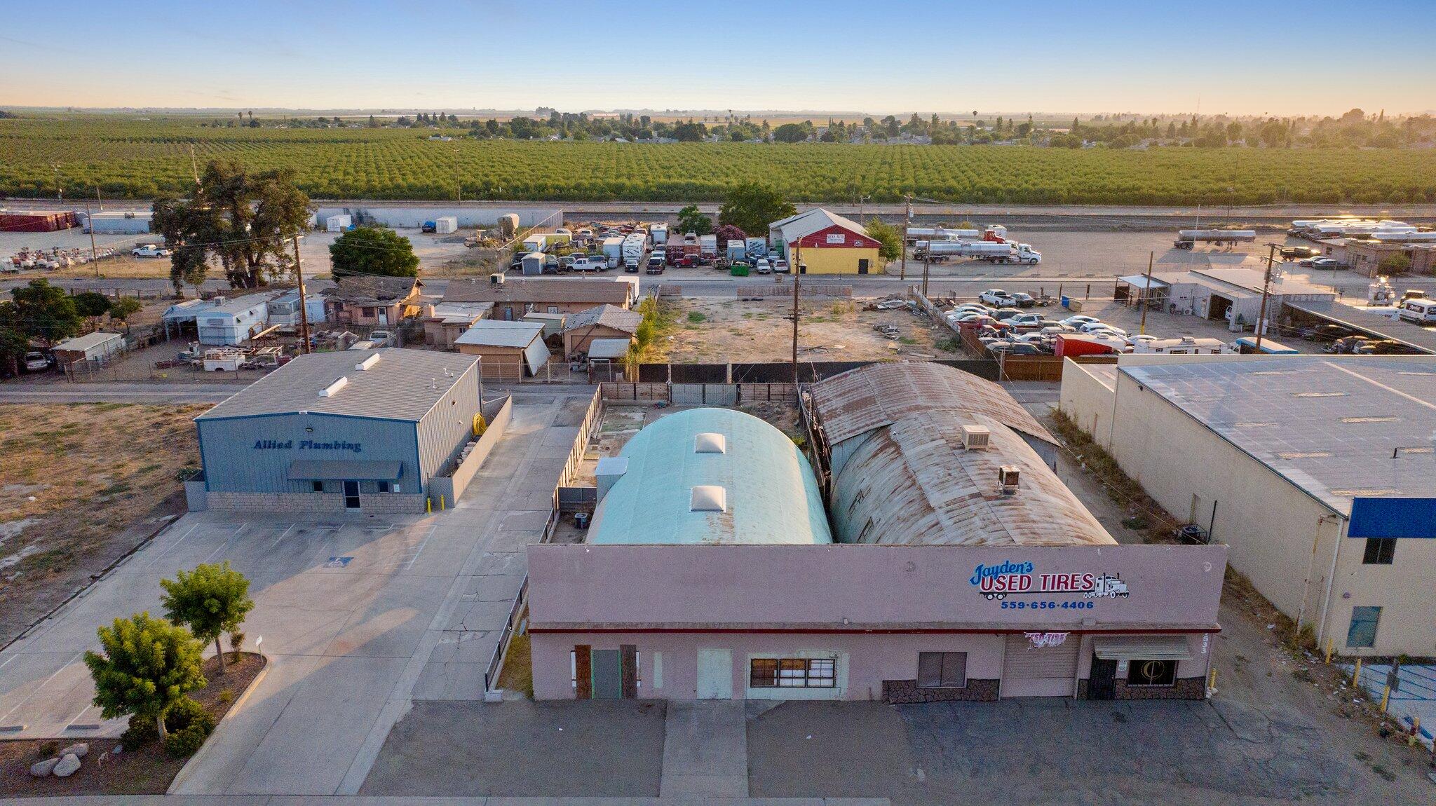 1549 S K St, Tulare, CA 93274