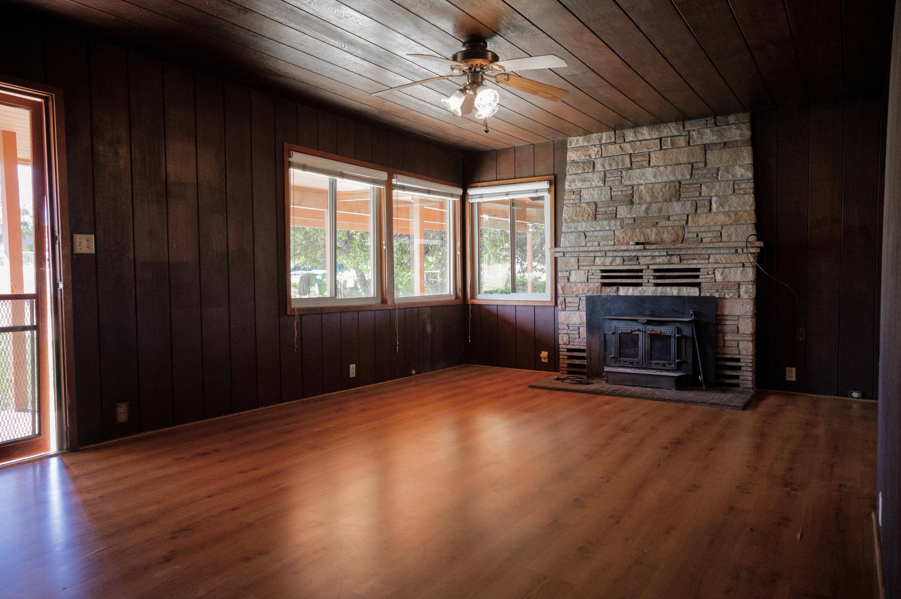 534 E Morton Ave, Porterville, CA 93257