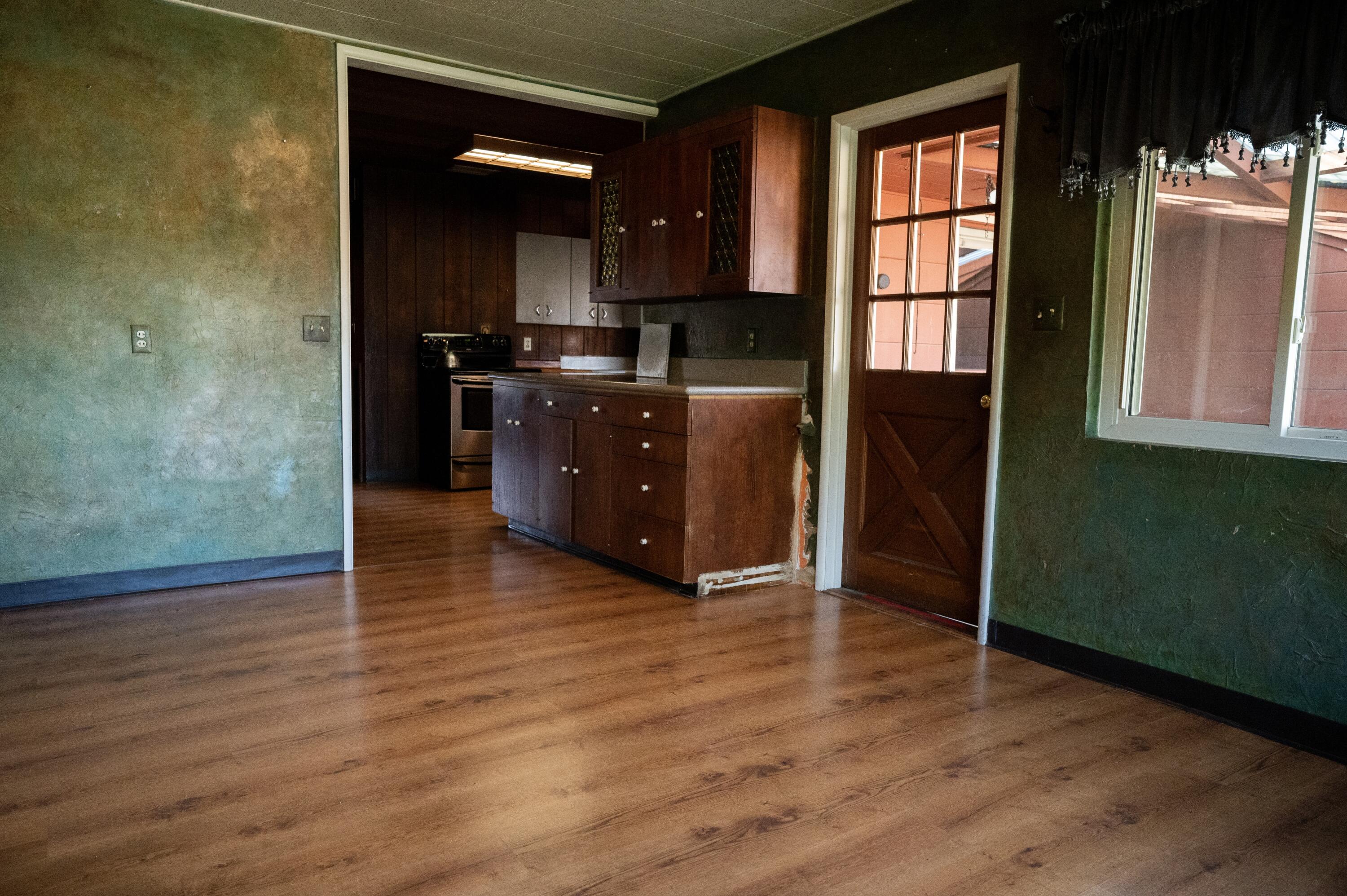 534 E Morton Ave, Porterville, CA 93257