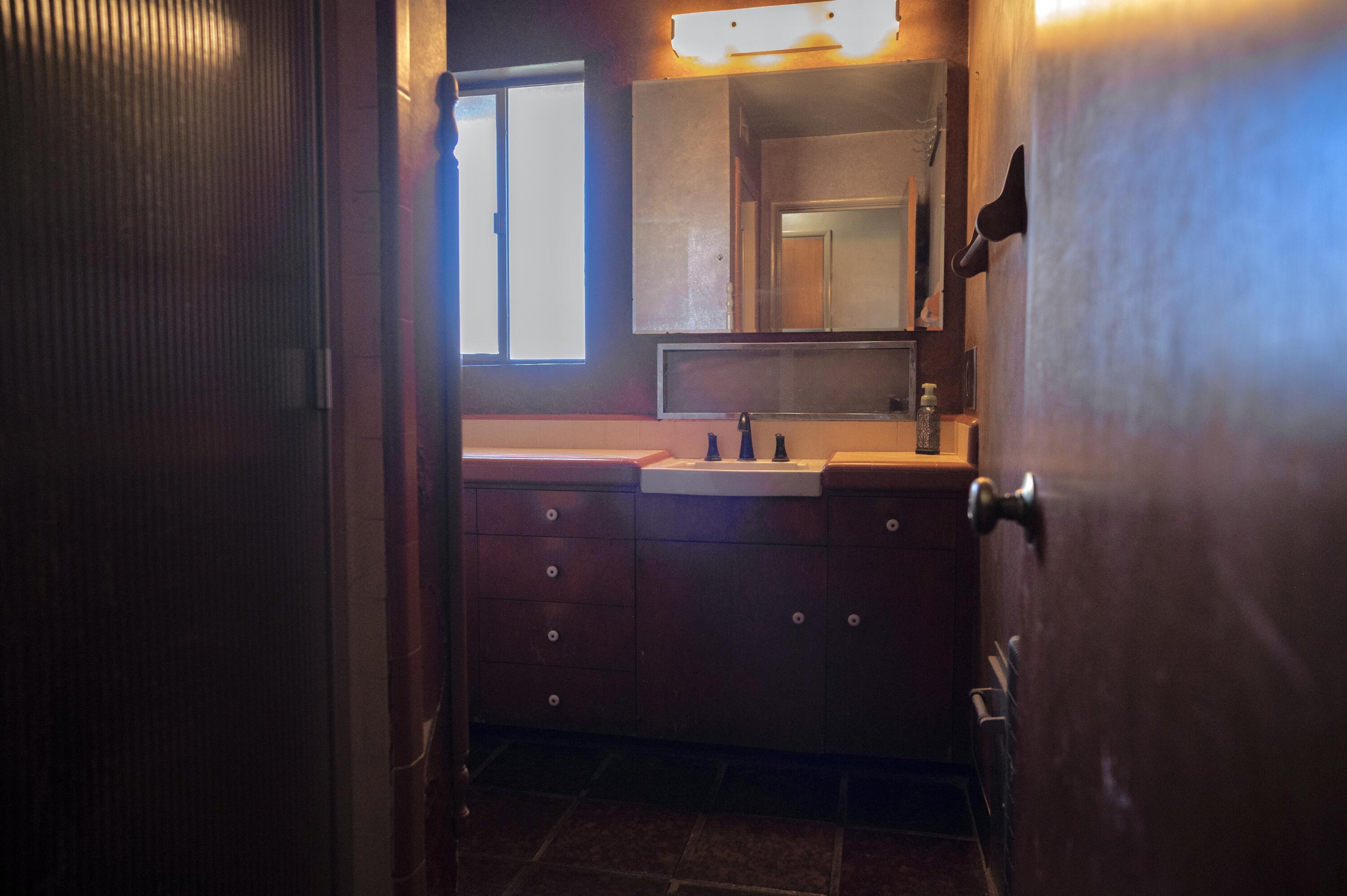 534 E Morton Ave, Porterville, CA 93257