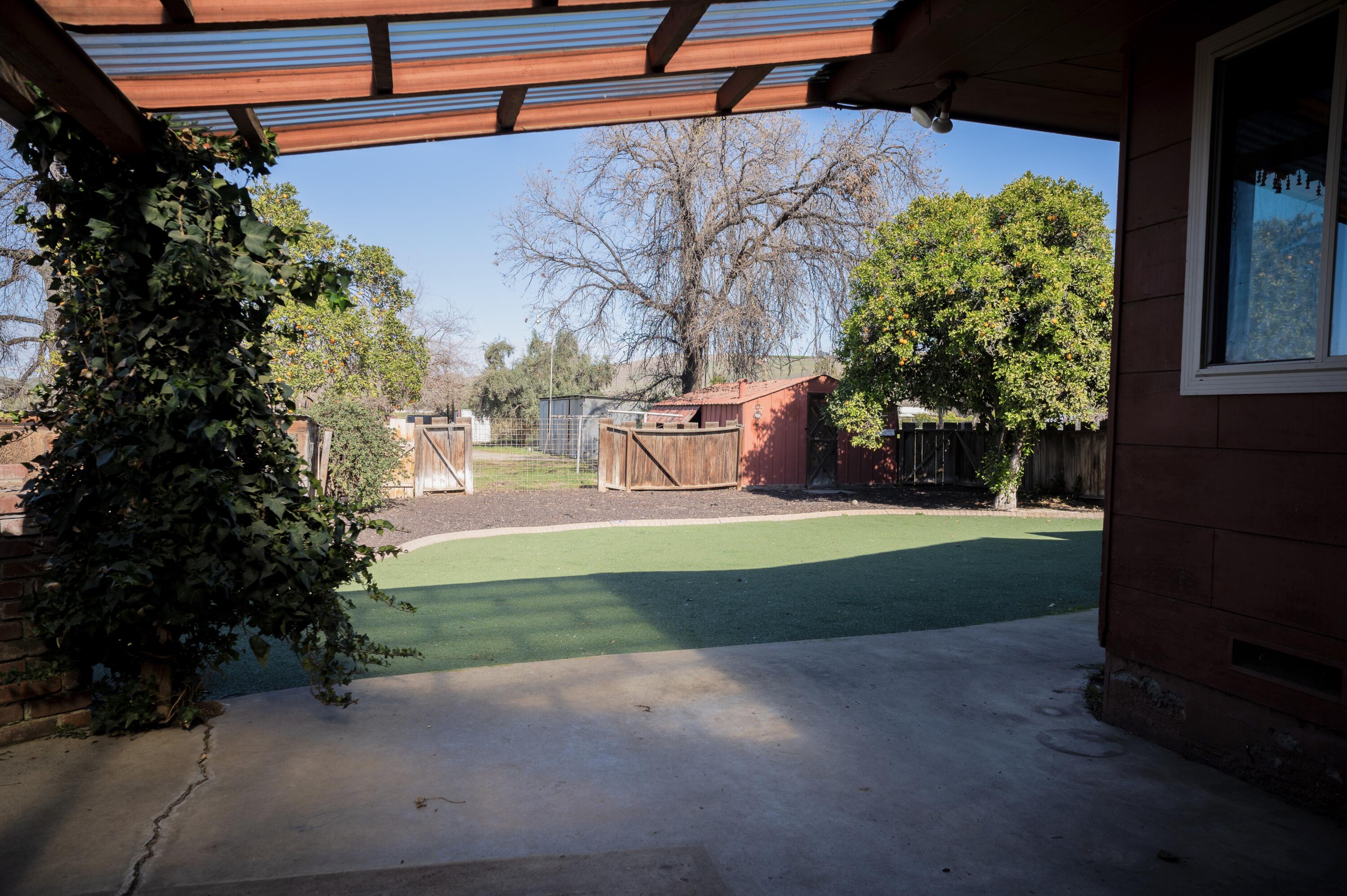 534 E Morton Ave, Porterville, CA 93257