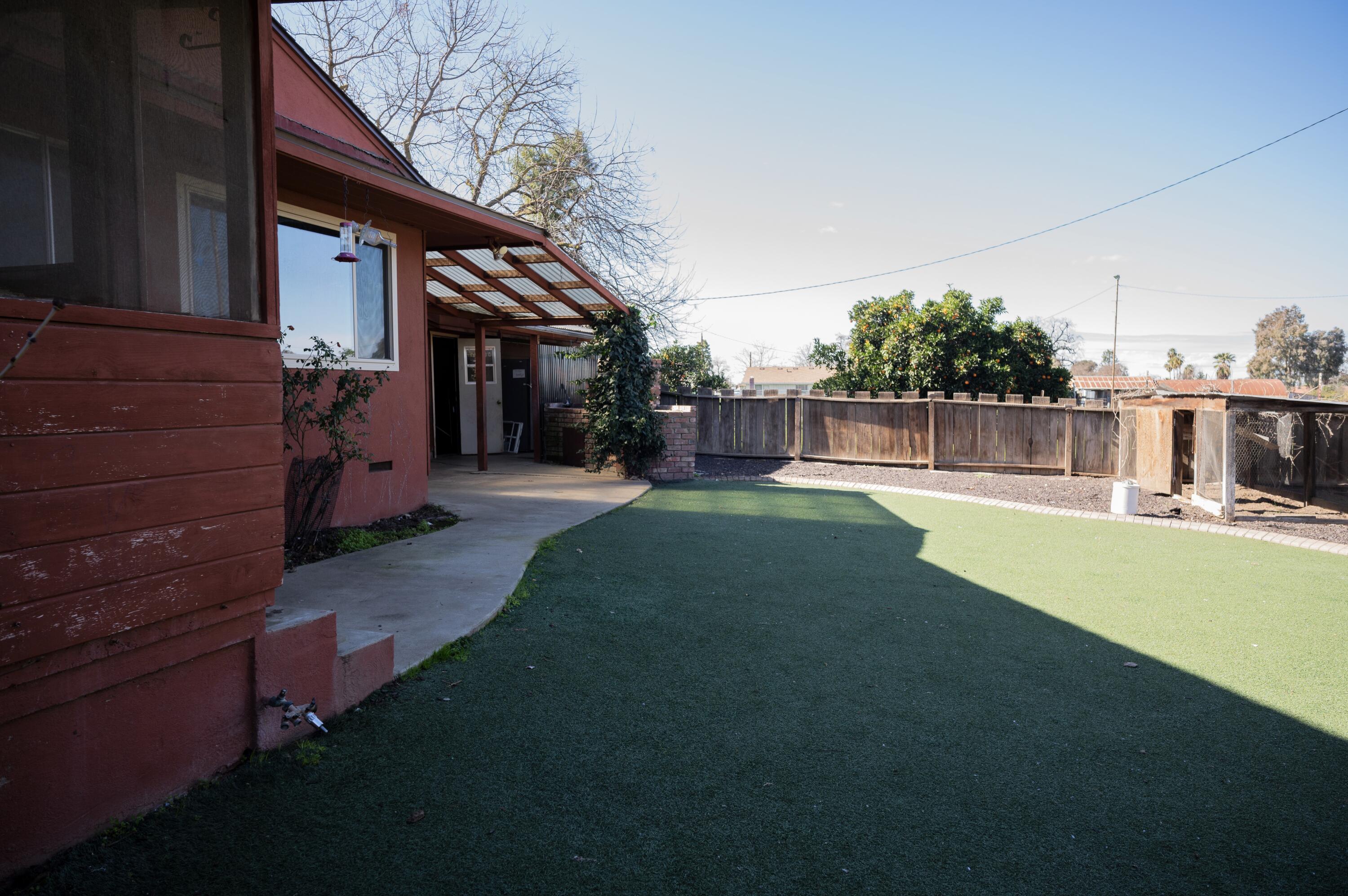 534 E Morton Ave, Porterville, CA 93257