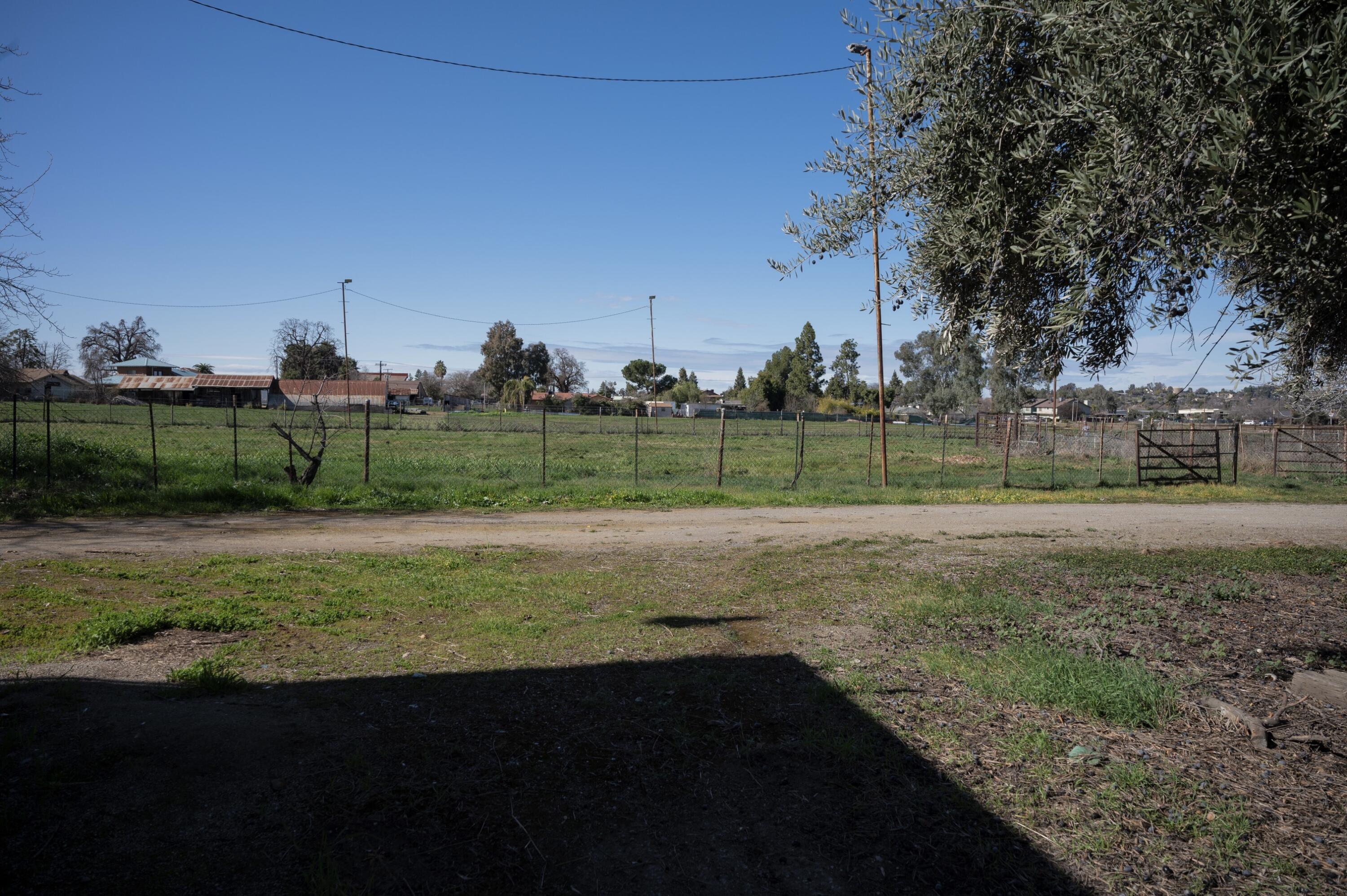 534 E Morton Ave, Porterville, CA 93257