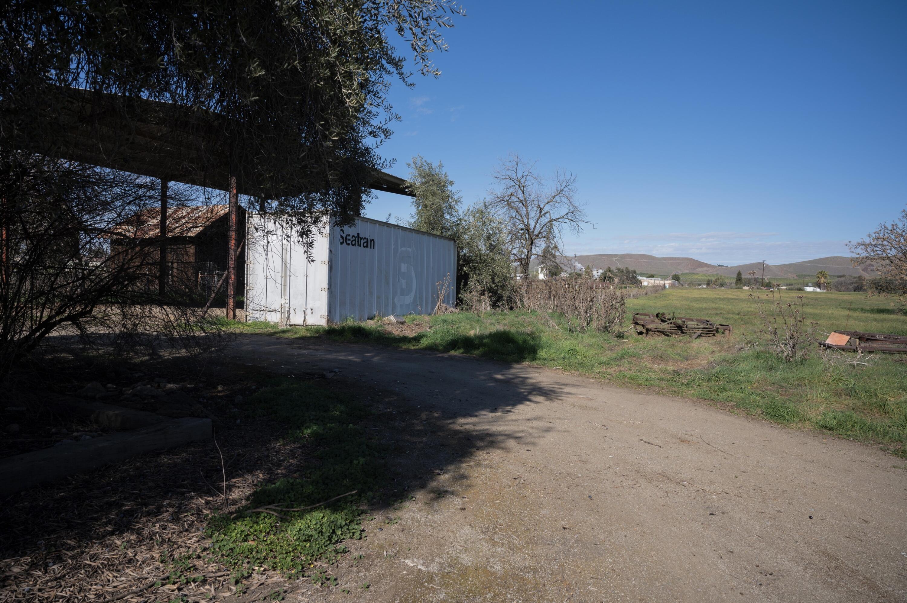 534 E Morton Ave, Porterville, CA 93257