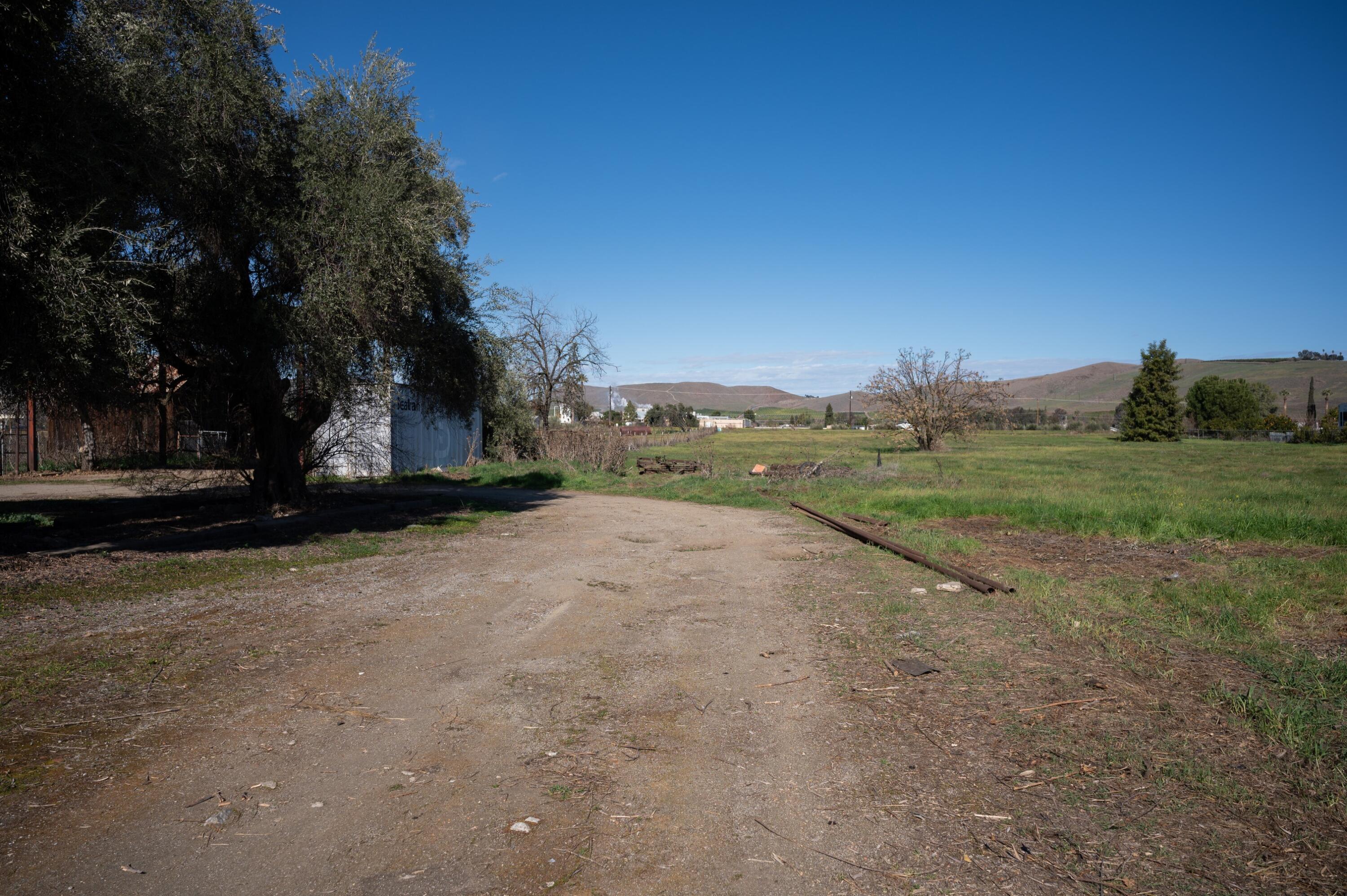 534 E Morton Ave, Porterville, CA 93257