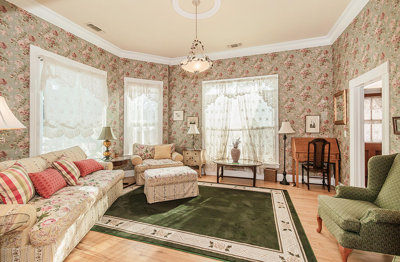 3680 S Newmark Ave, Sanger, CA 93657