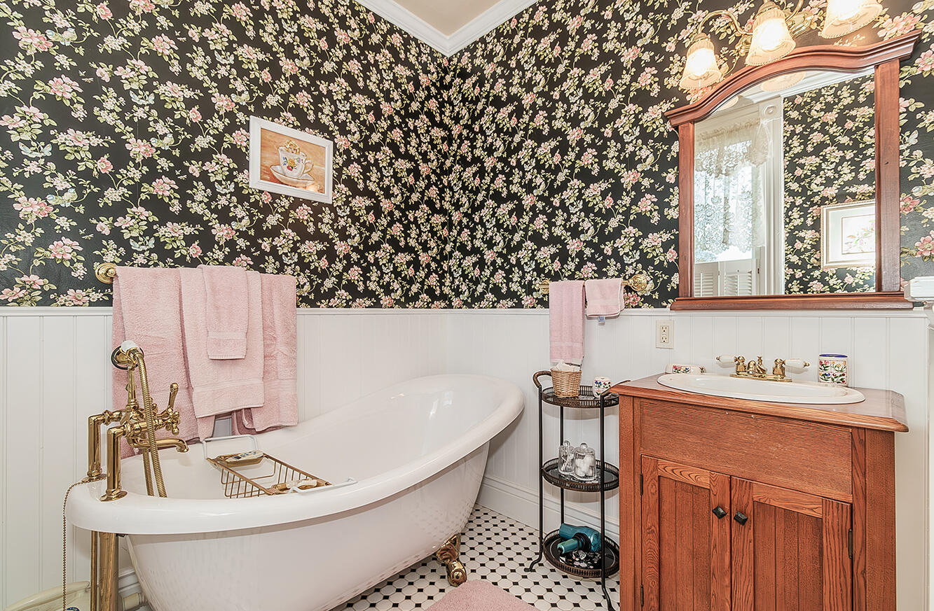 3680 S Newmark Ave, Sanger, CA 93657