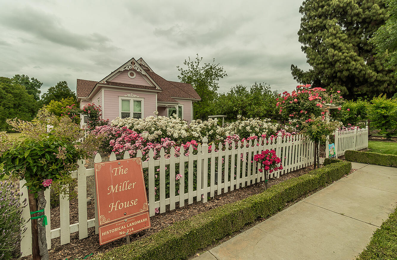 3680 S Newmark Ave, Sanger, CA 93657