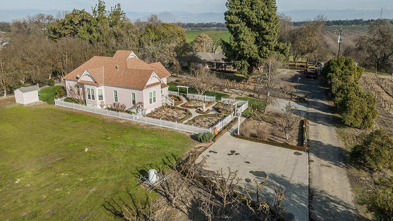 3680 S Newmark Ave, Sanger, CA 93657