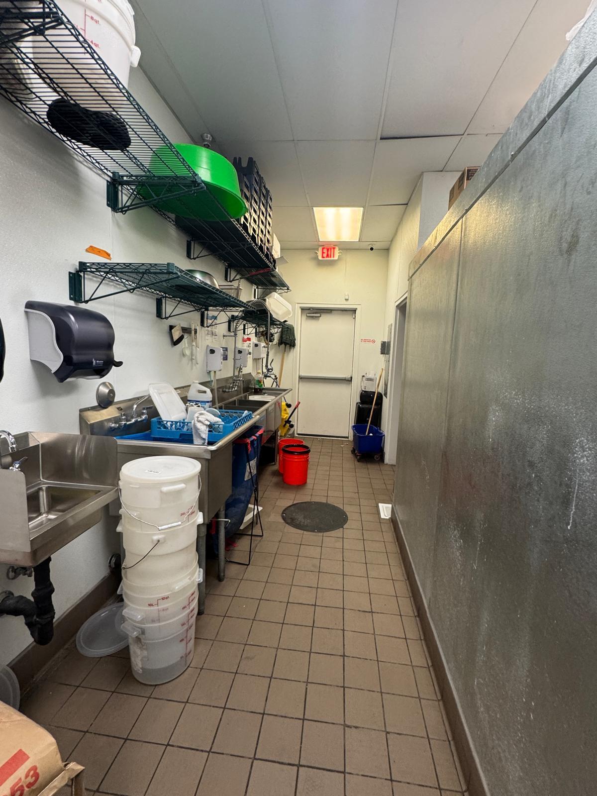 3918 S Mooney Blvd, Visalia, CA 93277