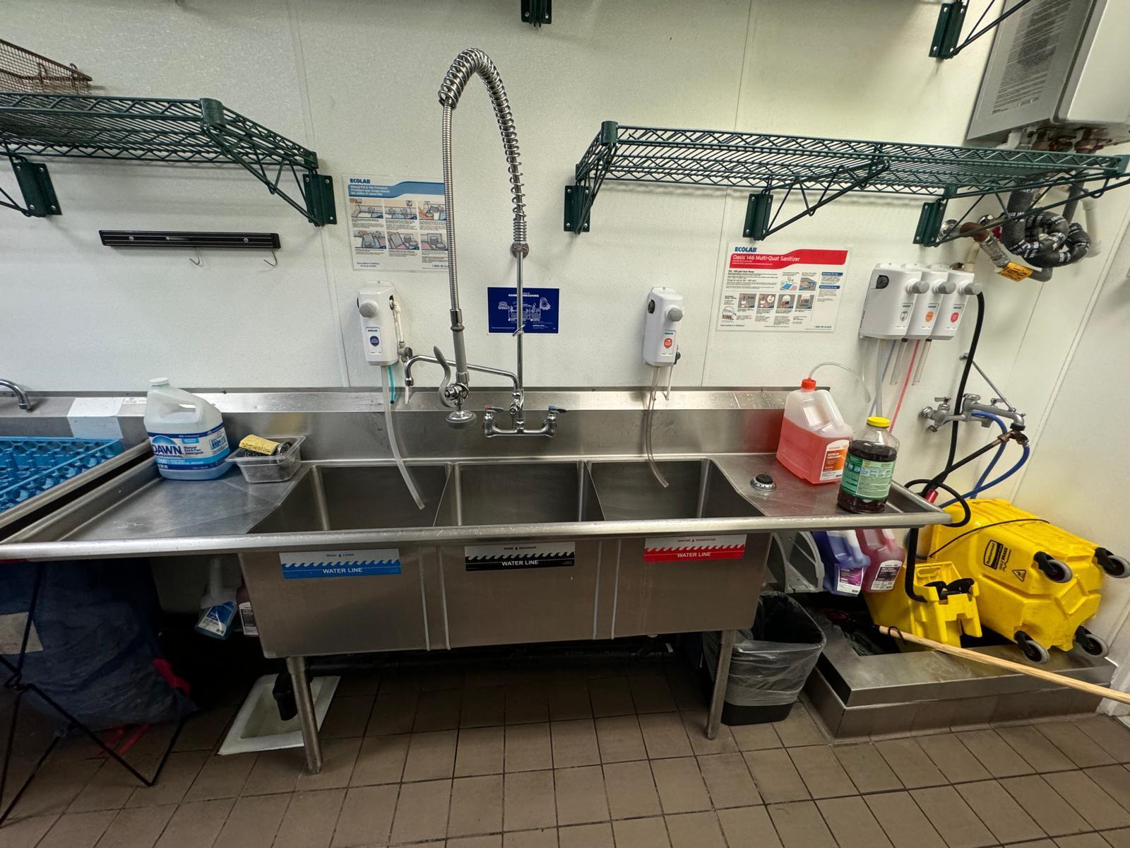 3918 S Mooney Blvd, Visalia, CA 93277