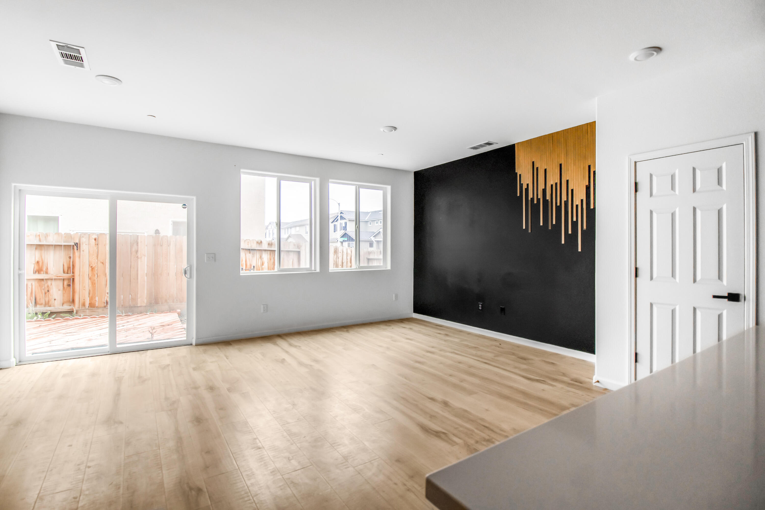 2230 S Velie St, Visalia, CA 93292