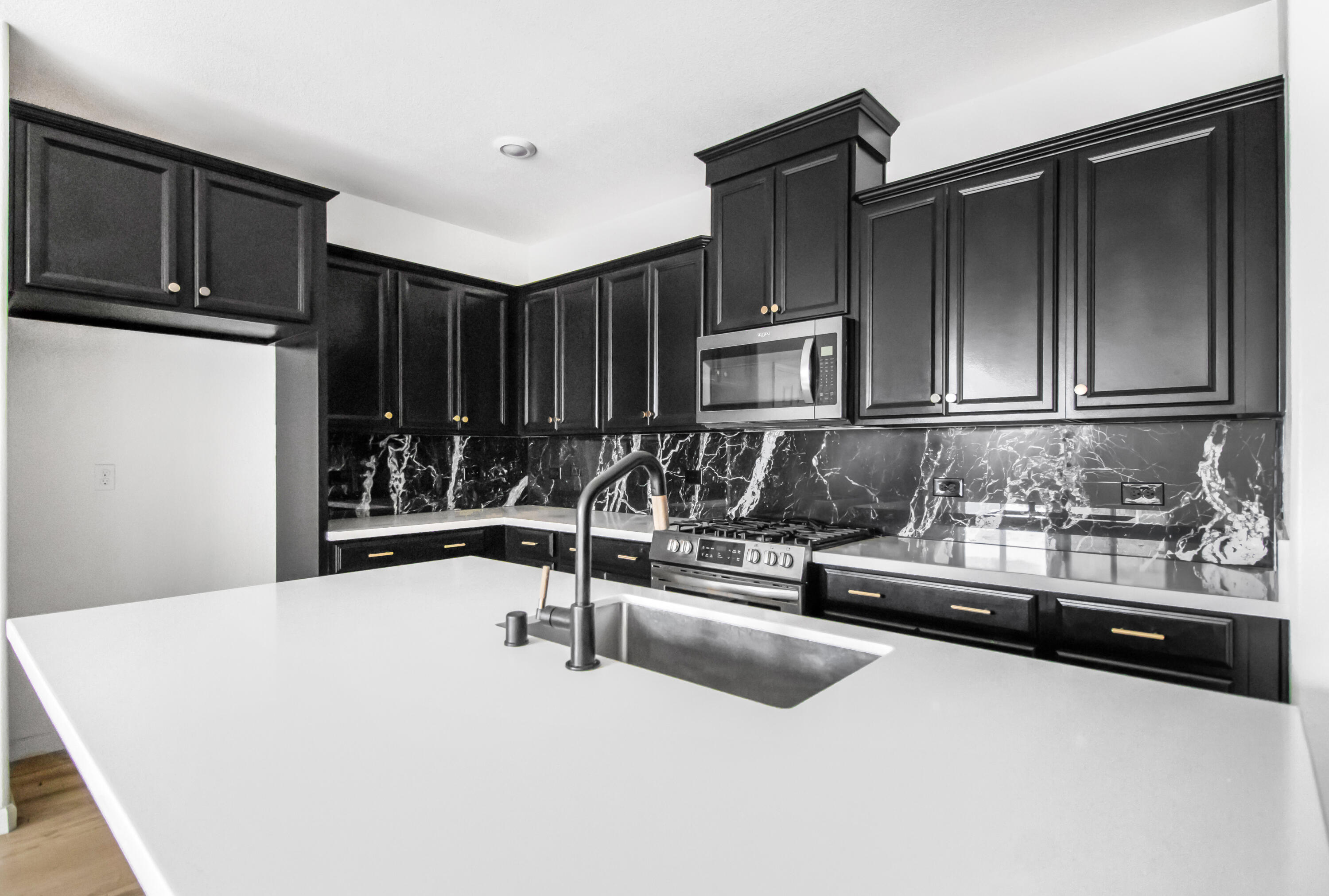 2230 S Velie St, Visalia, CA 93292