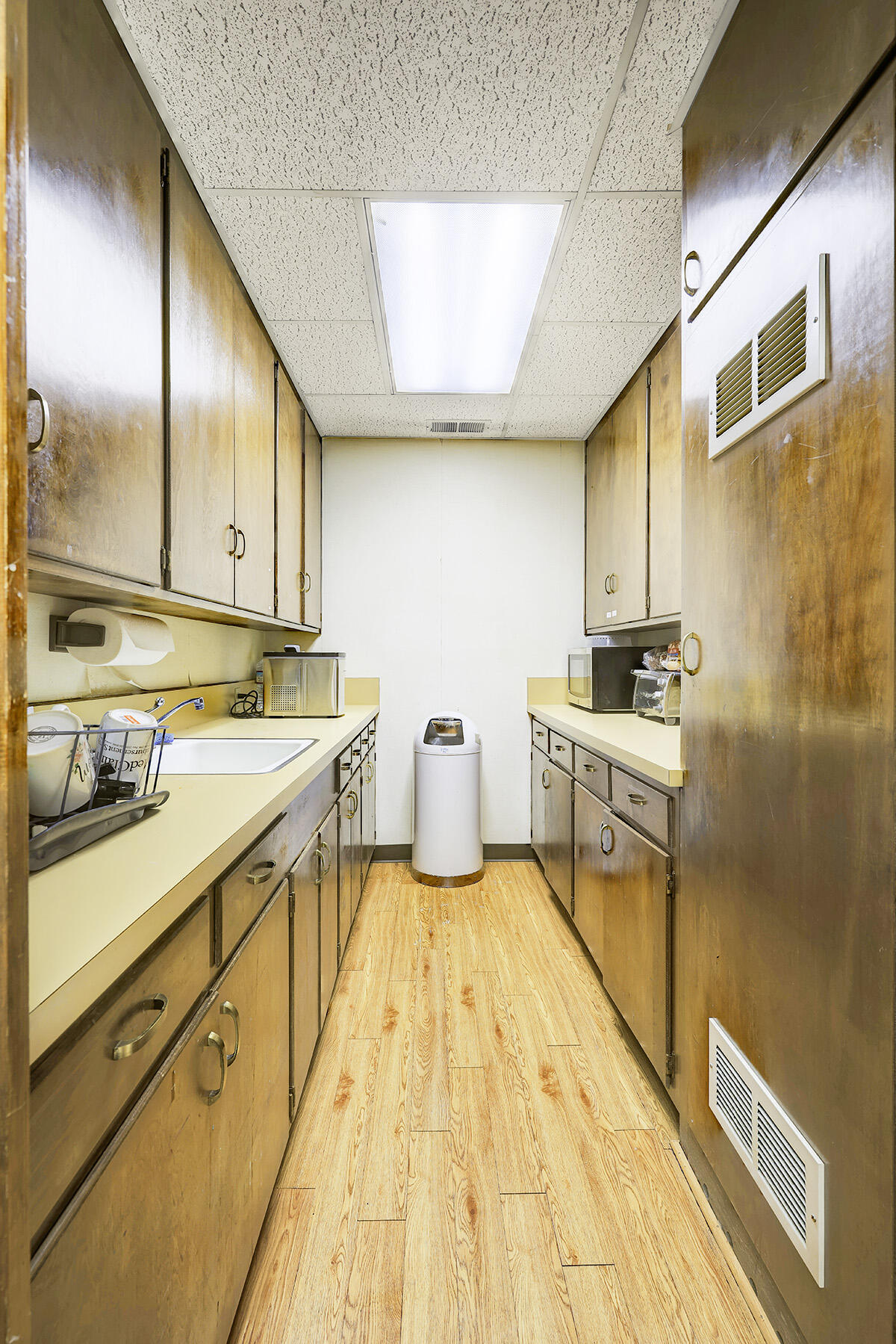 306 N Conyer St, Visalia, CA 93291