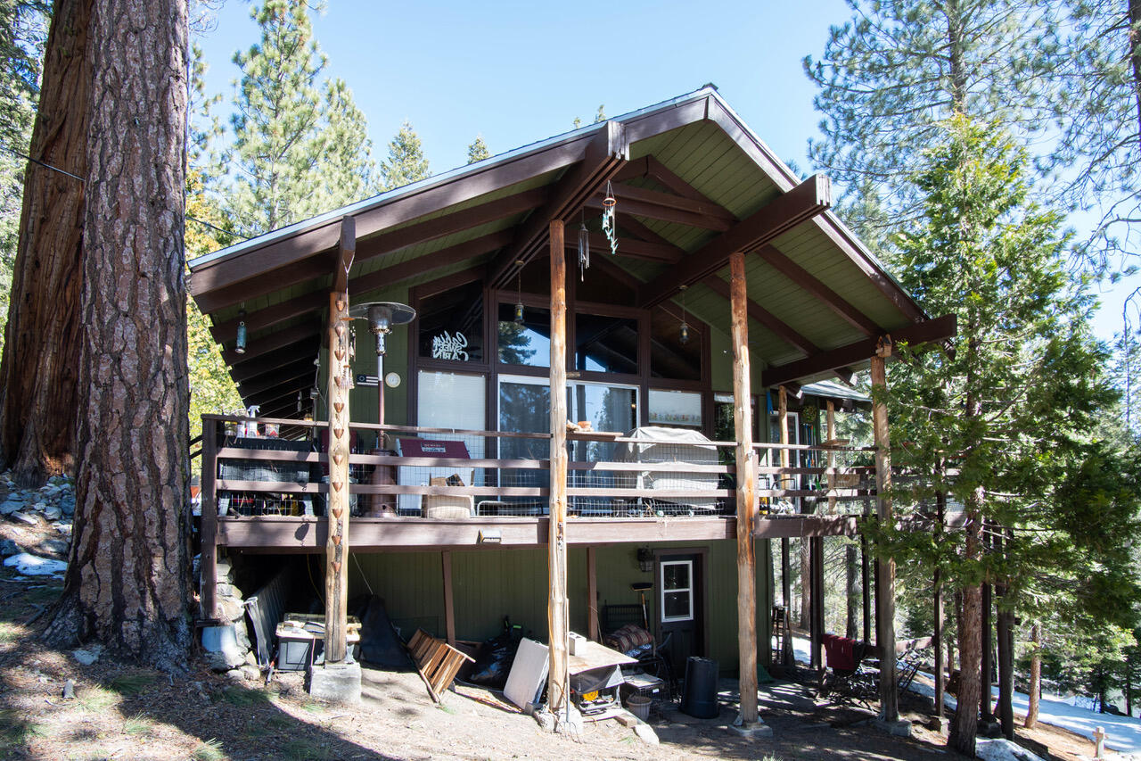 57524 Crest Dr, Springville, CA 93265