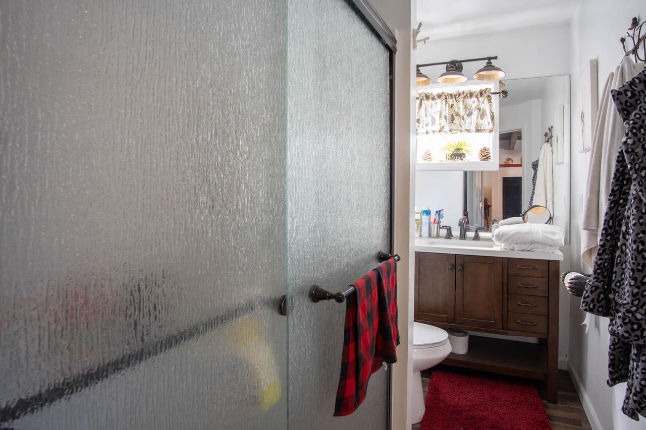 57524 Crest Dr, Springville, CA 93265