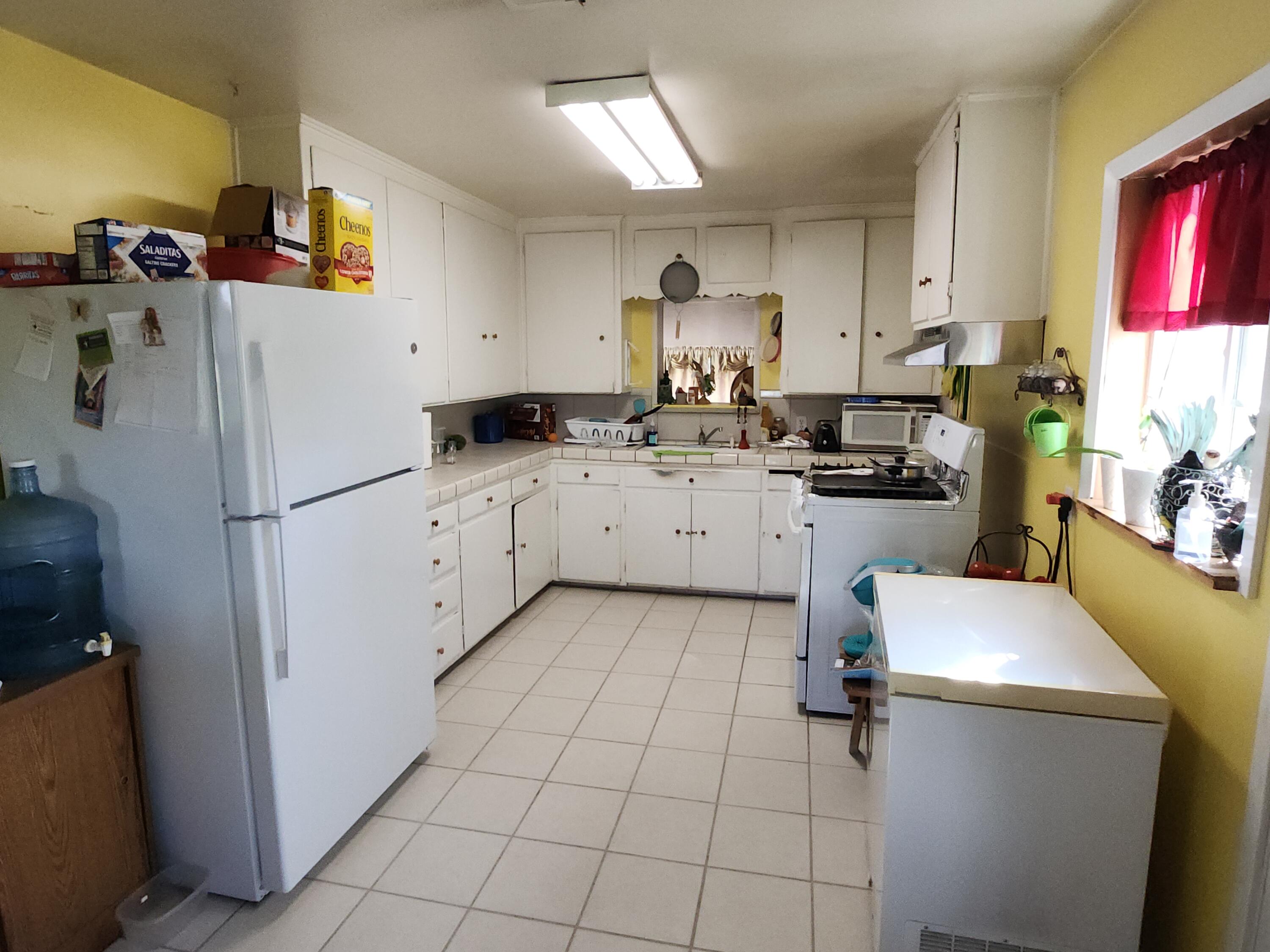 25375 Ave 208 #208, Strathmore, CA 93267