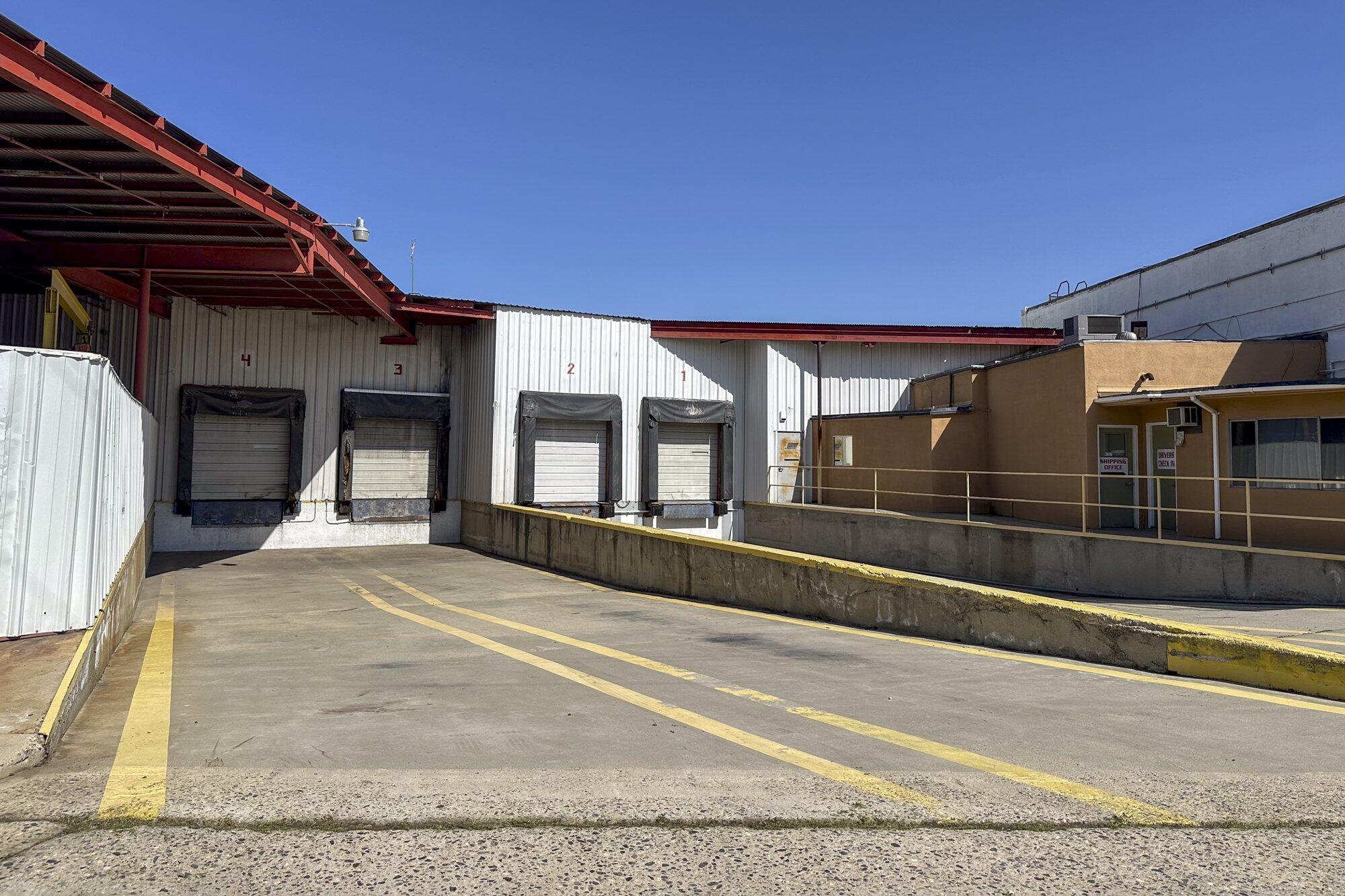 200 N Uruapan Way, Dinuba, CA 93618