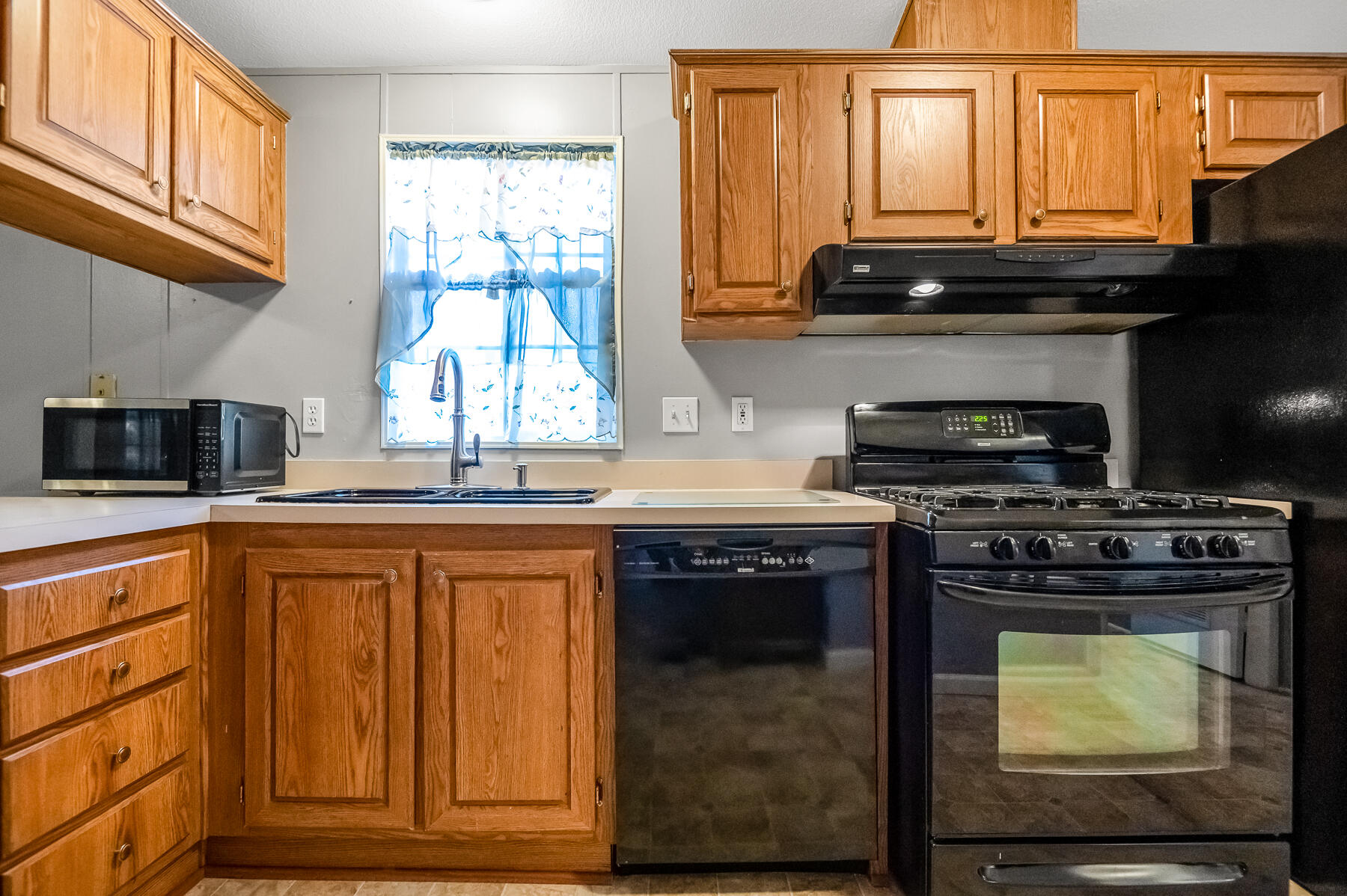 2627 W Mid Valley Ave #46, Visalia, CA 93277