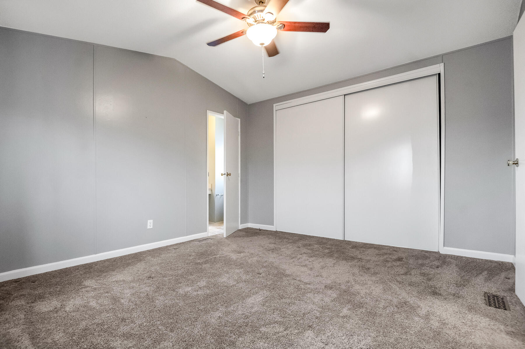 2627 W Mid Valley Ave #46, Visalia, CA 93277