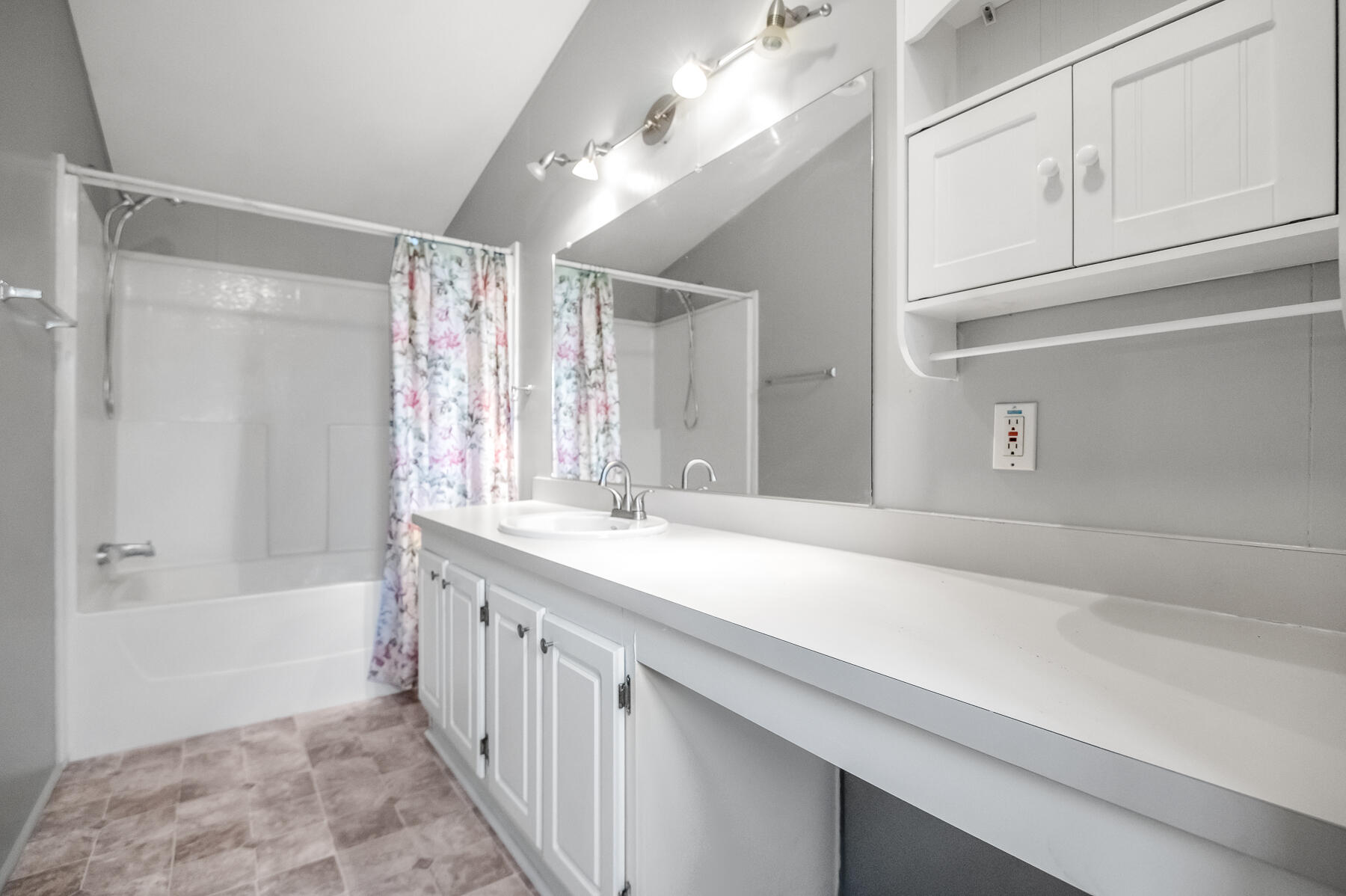 2627 W Mid Valley Ave #46, Visalia, CA 93277