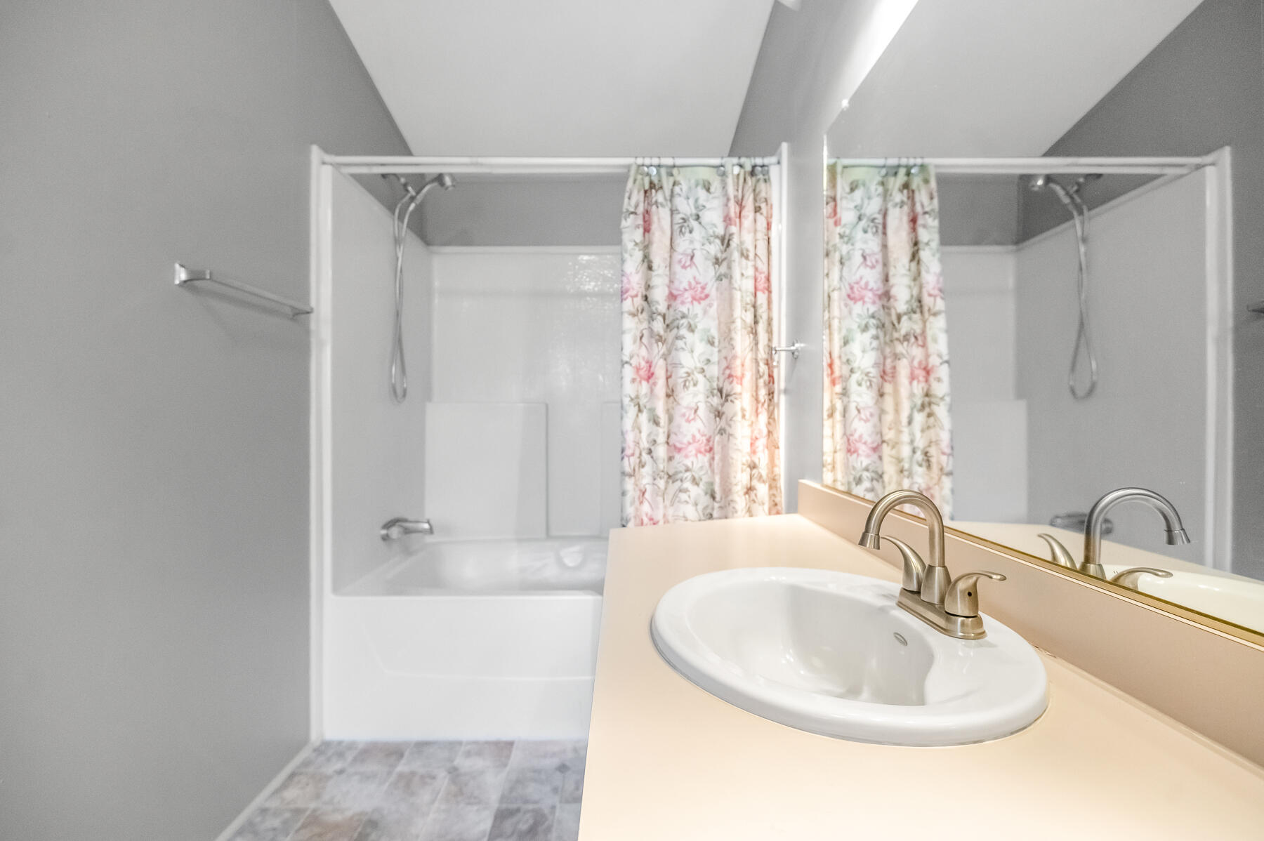 2627 W Mid Valley Ave #46, Visalia, CA 93277