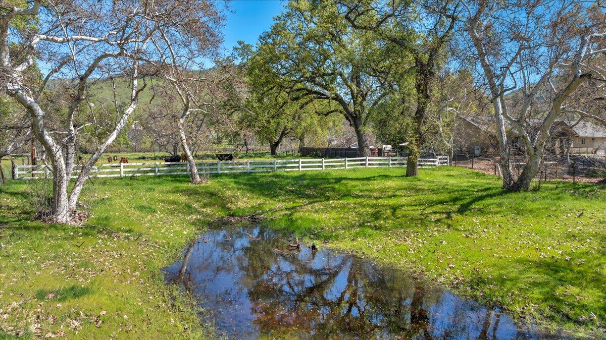 6102 Elwood Rd, Sanger, CA 93657