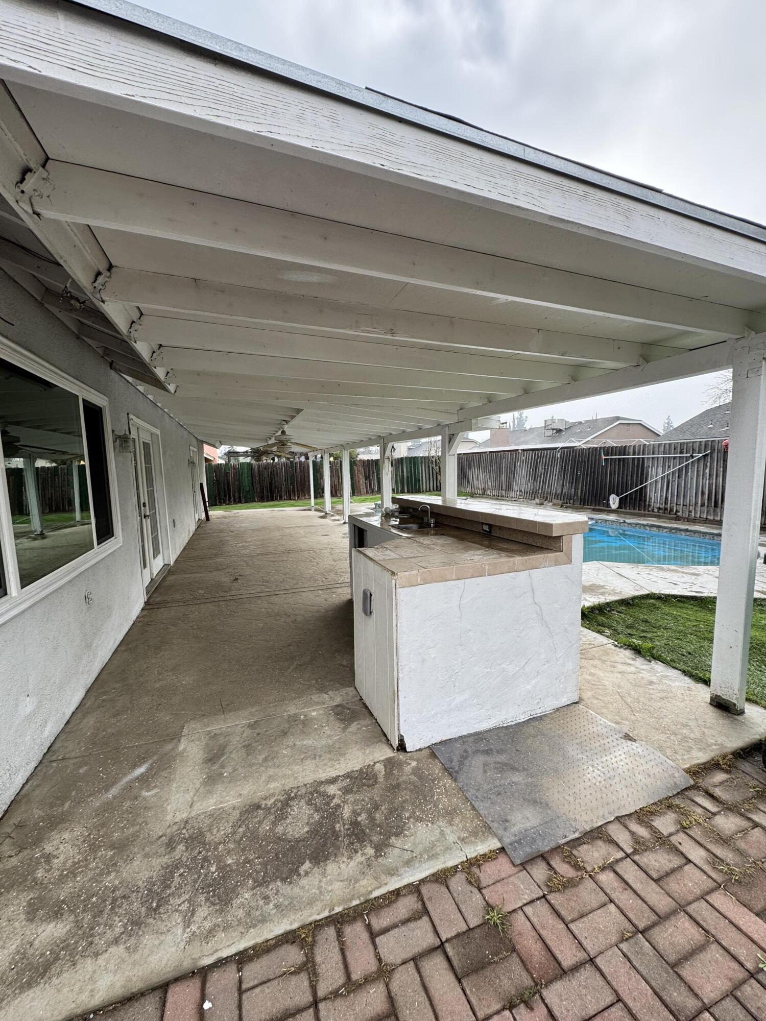 1563 Glenwood Ave, Tulare, CA 93274