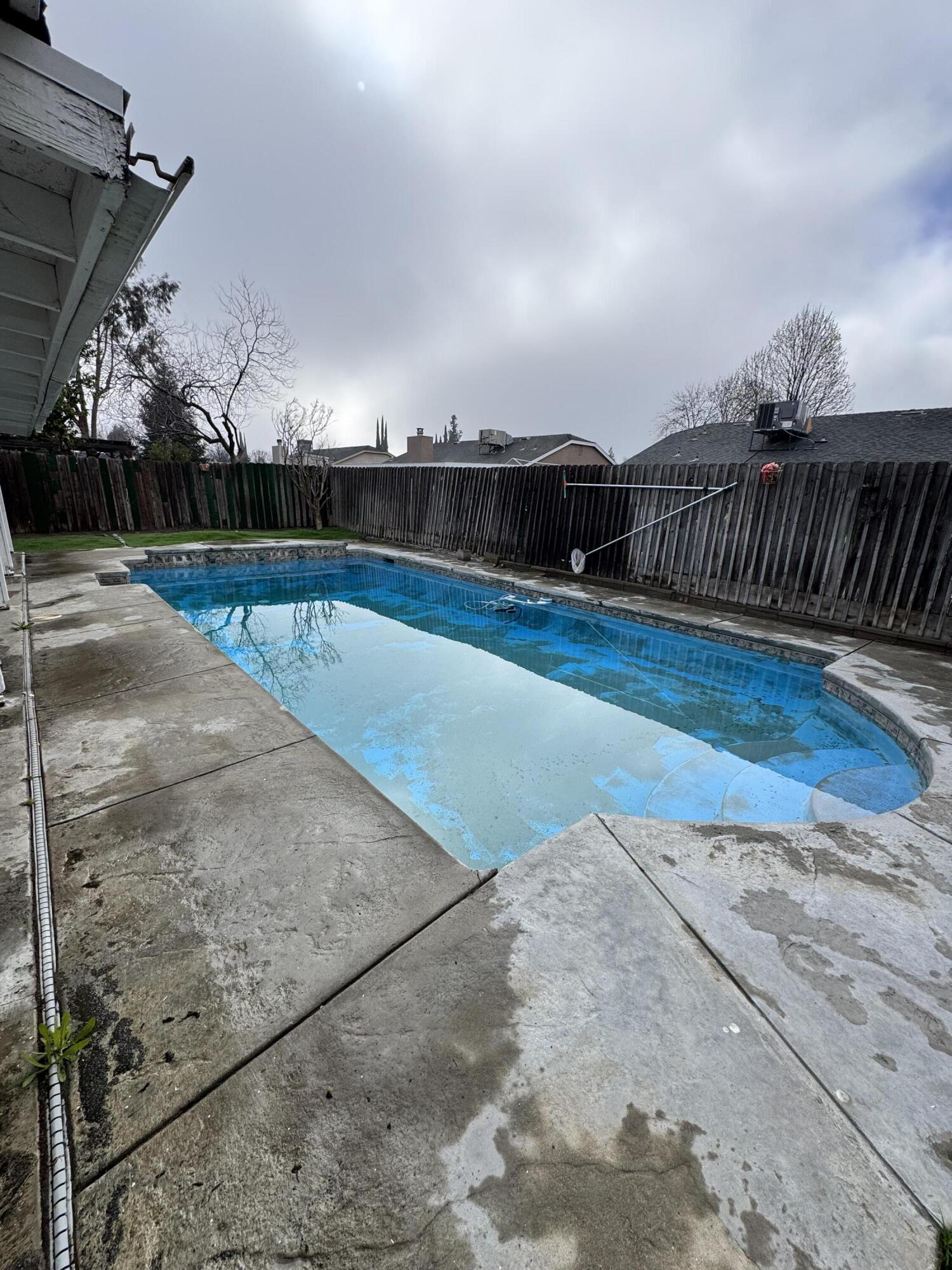 1563 Glenwood Ave, Tulare, CA 93274