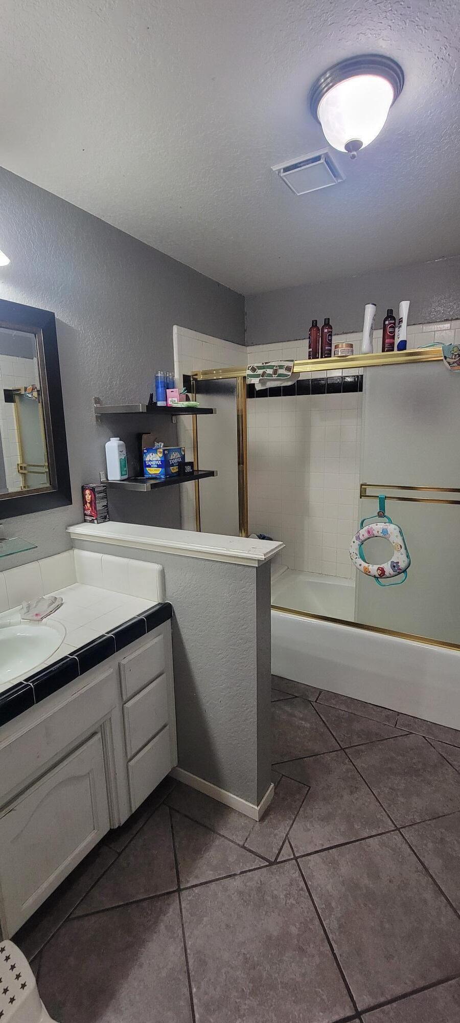 937 Westmont Ct, Modesto, CA 95358