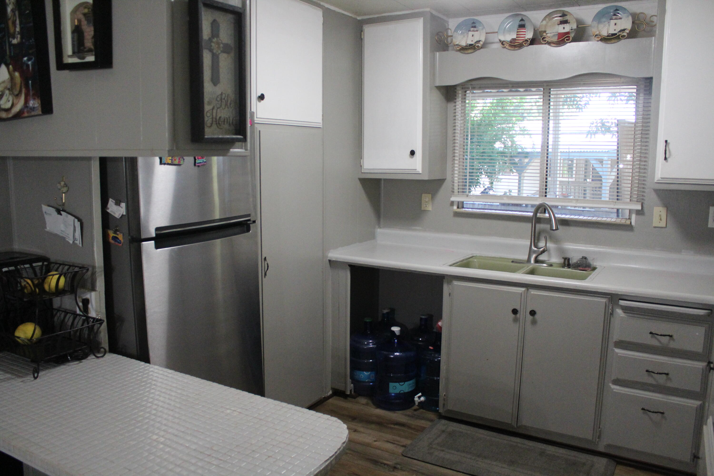 2400 W Midvalley St #L3, Visalia, CA 93277