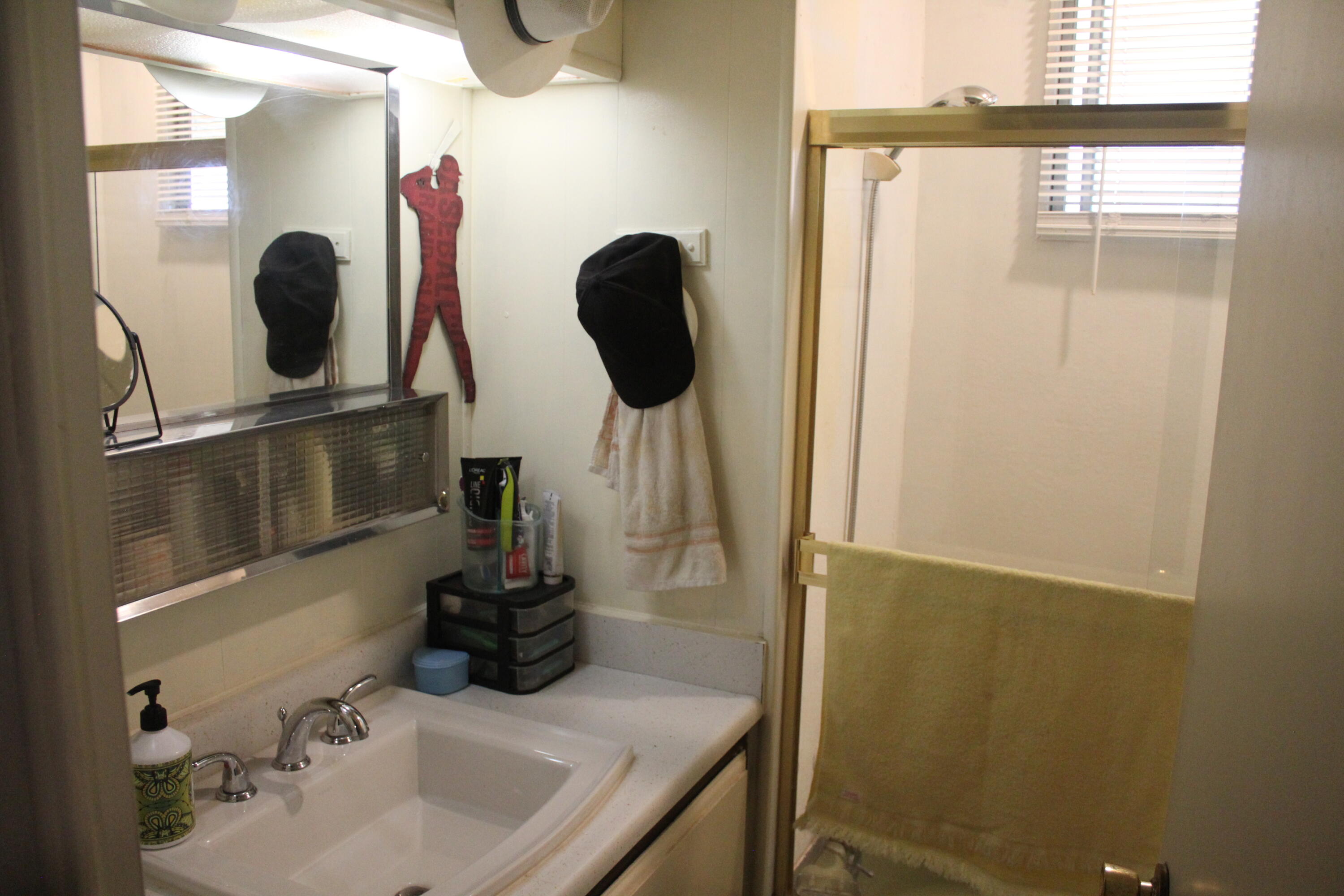 2400 W Midvalley St #L3, Visalia, CA 93277